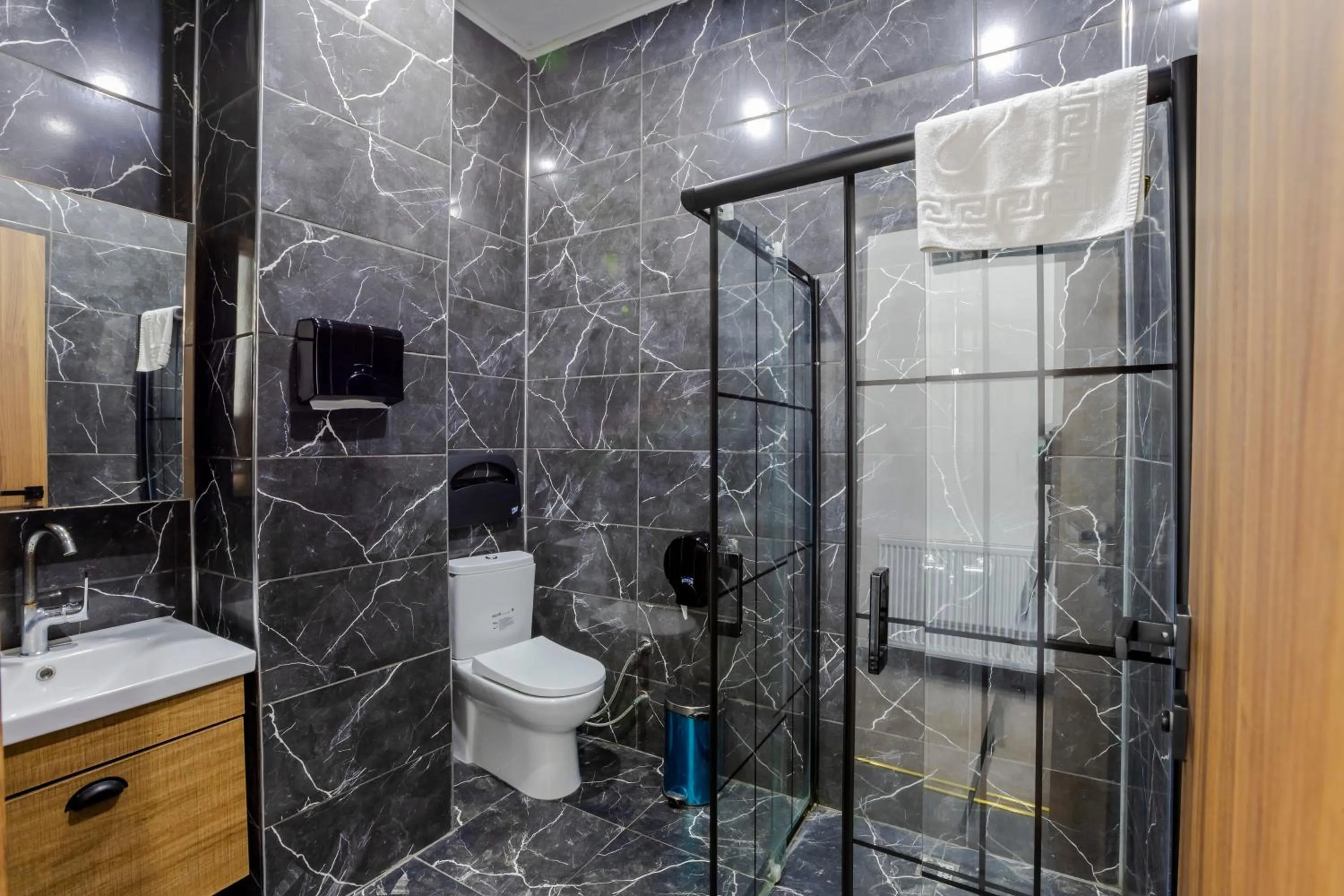 Bathroom in Acar Airport Hotel