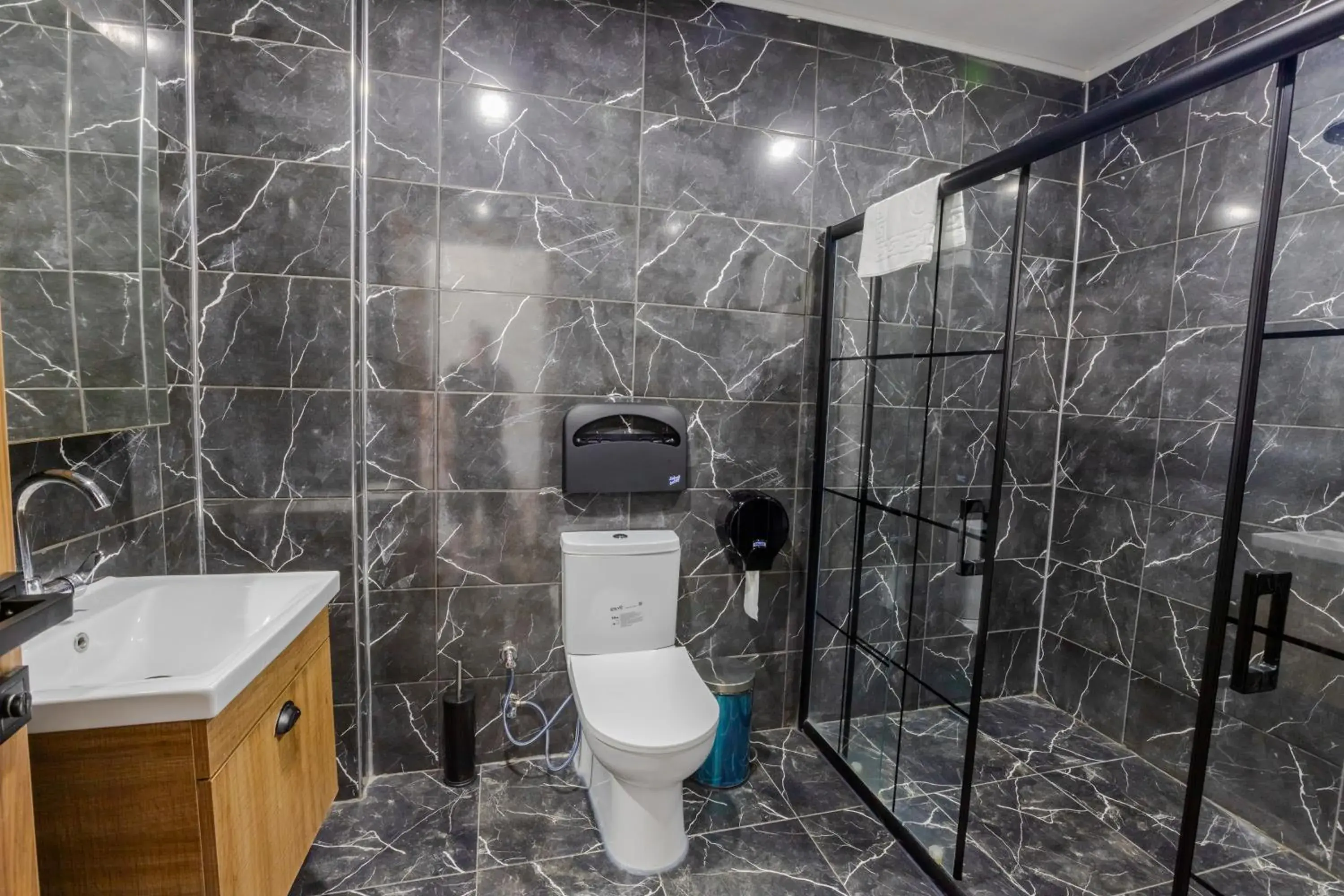 King Suite with Balcony in Acar Airport Hotel King Suite with Balcony in Acar Airport Hotel