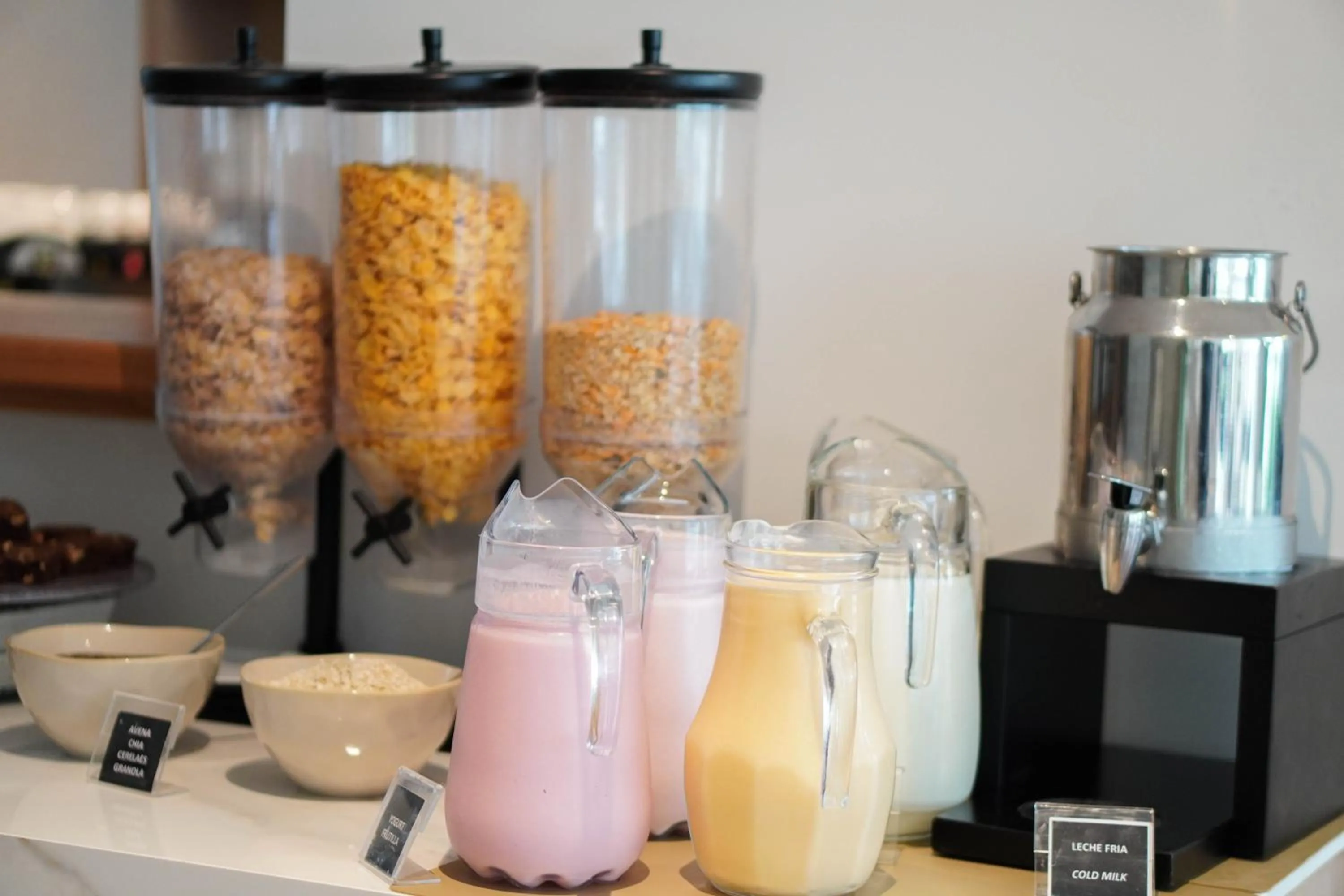 Buffet breakfast in Hotel Solerios Mansa