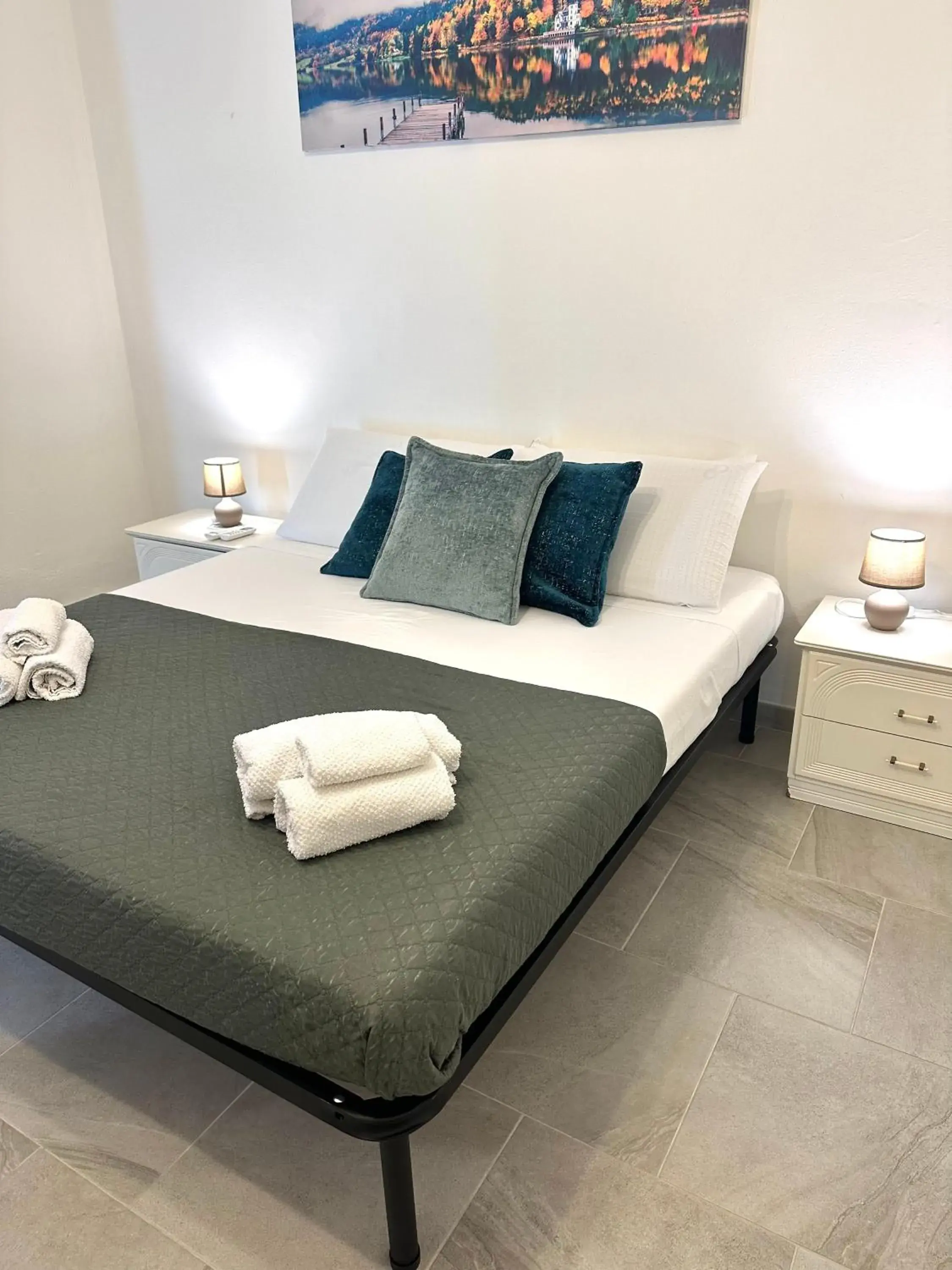 Deluxe King Room - single occupancy in Garden House Deluxe King Room - single occupancy in Garden House