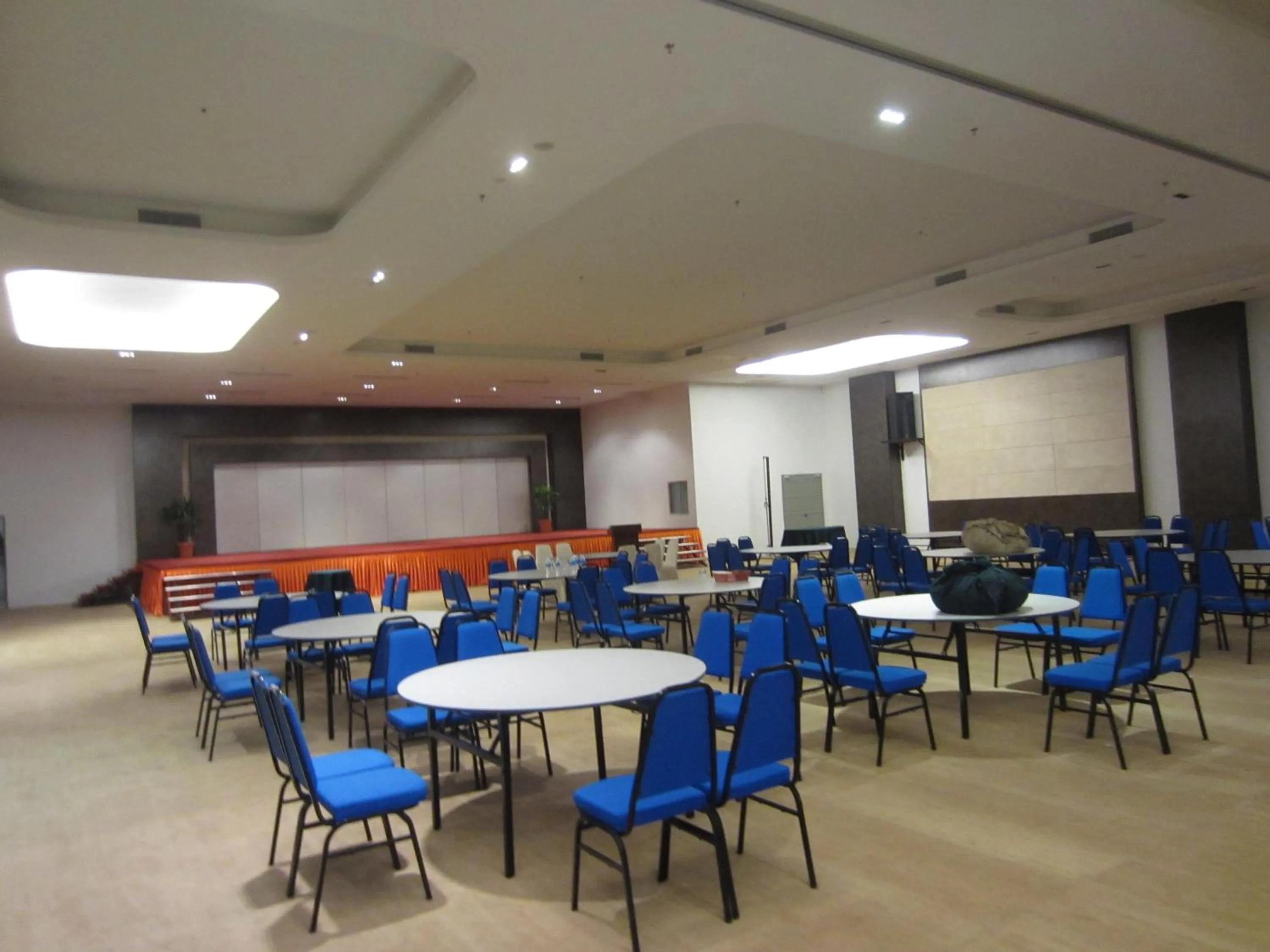 Banquet/Function facilities in D Hotel