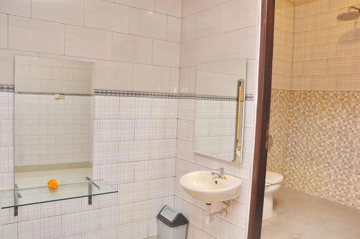 Bathroom in Astiti Guest House Salon and Spa