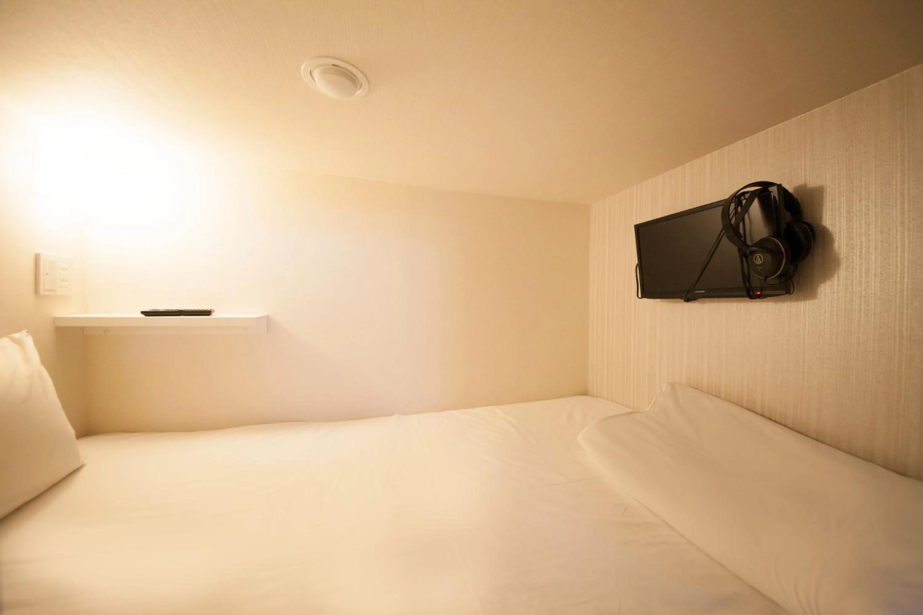 bunk bed, Bed in Ueno Station Hostel Oriental 1 Male Only