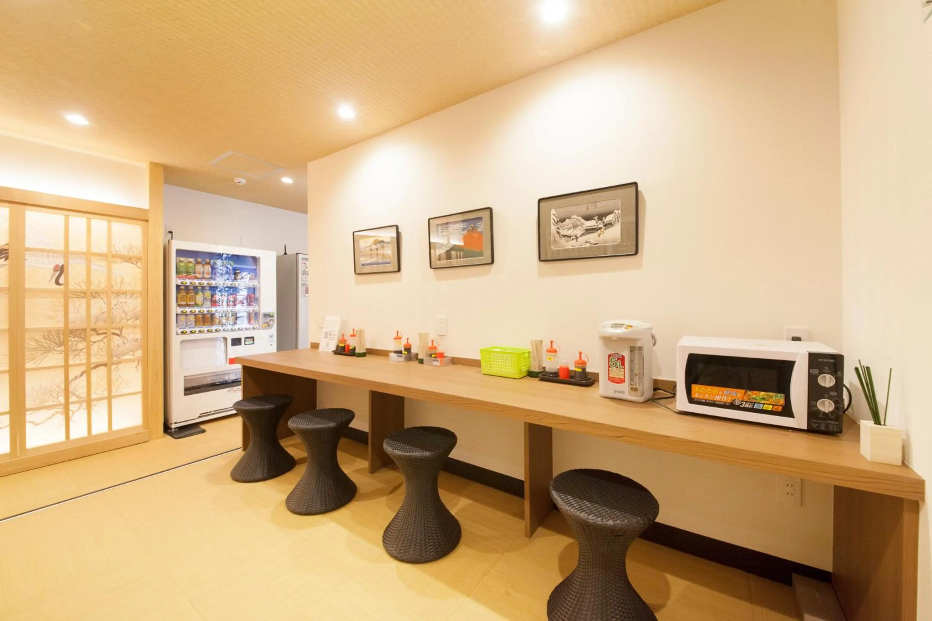 Communal lounge/ TV room in Ueno Station Hostel Oriental 1 Male Only