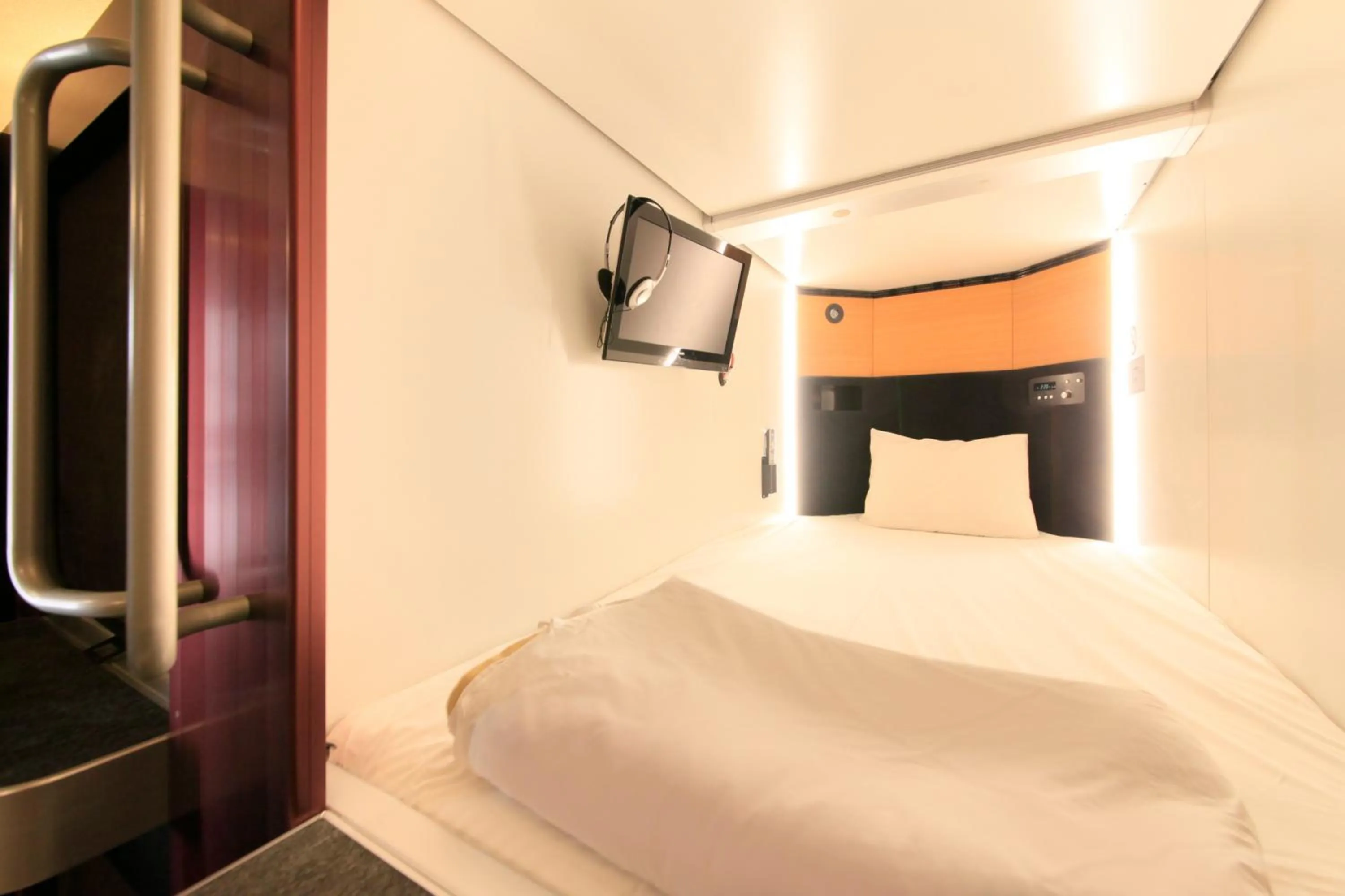 bunk bed, Bed in Ueno Station Hostel Oriental 1 Male Only