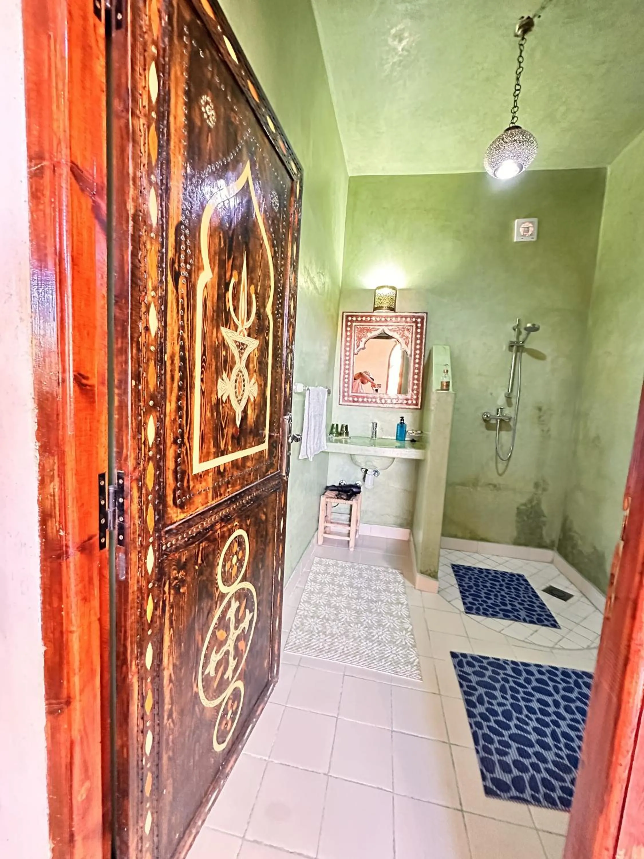 Bathroom in Oasis Tilogui-Luxury Hotel Restaurant and Desert Excursions In Zagora
