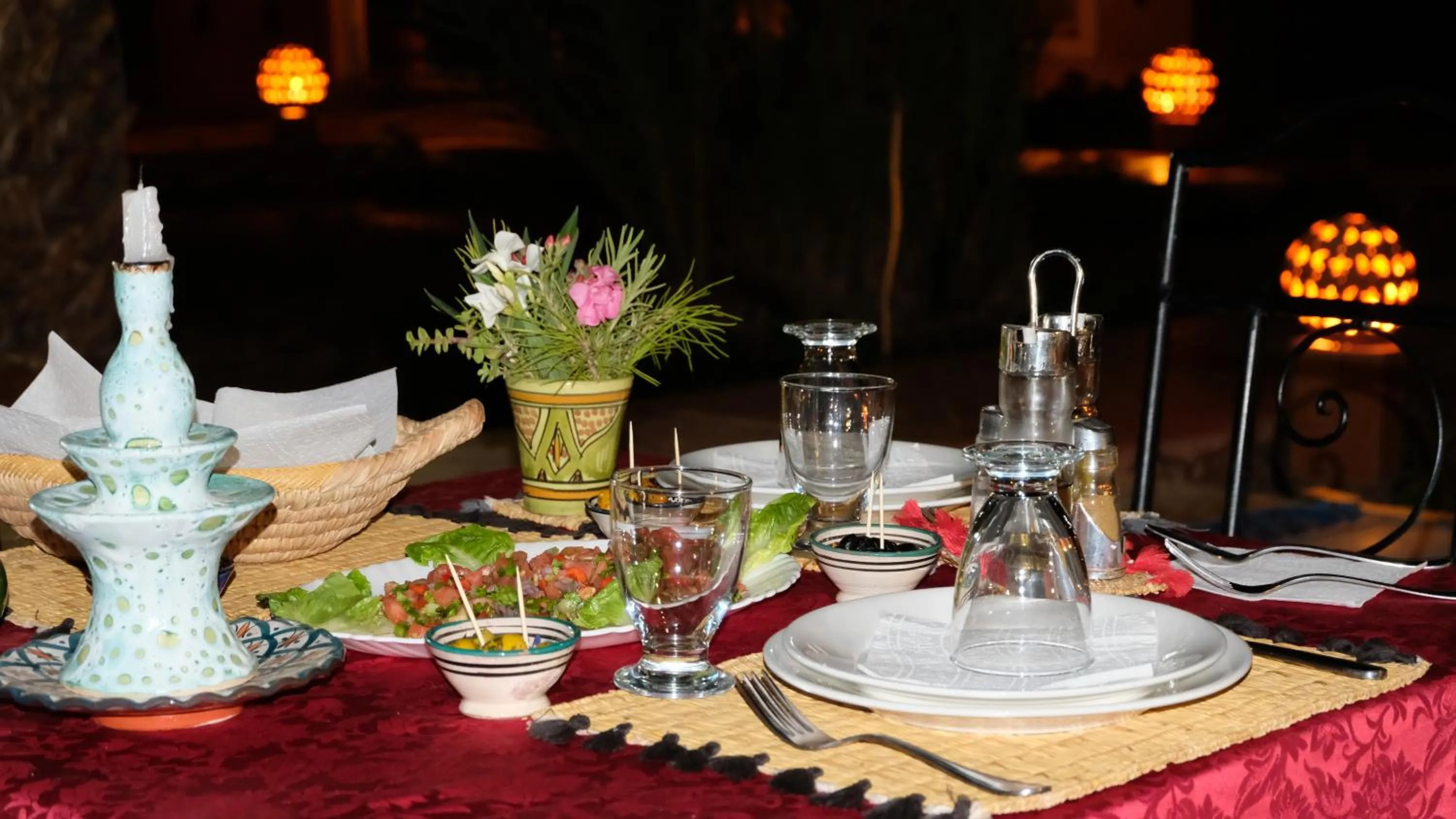Lunch in Oasis Tilogui-Luxury Hotel Restaurant and Desert Excursions In Zagora