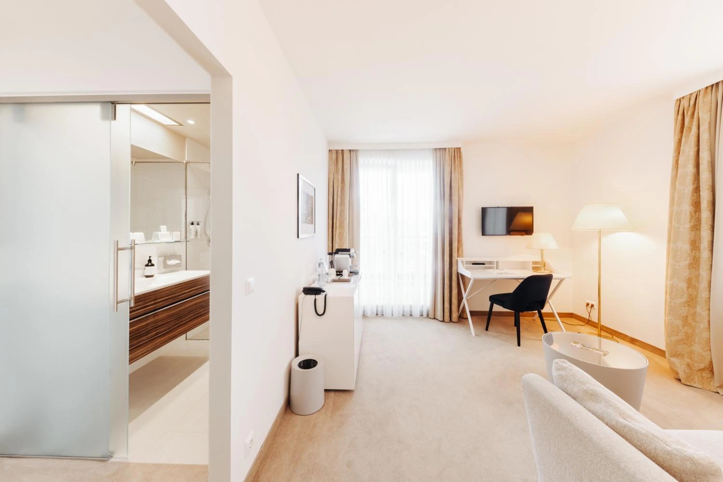 Photo of the whole room, Bed in Seehotel Dr. Jilly