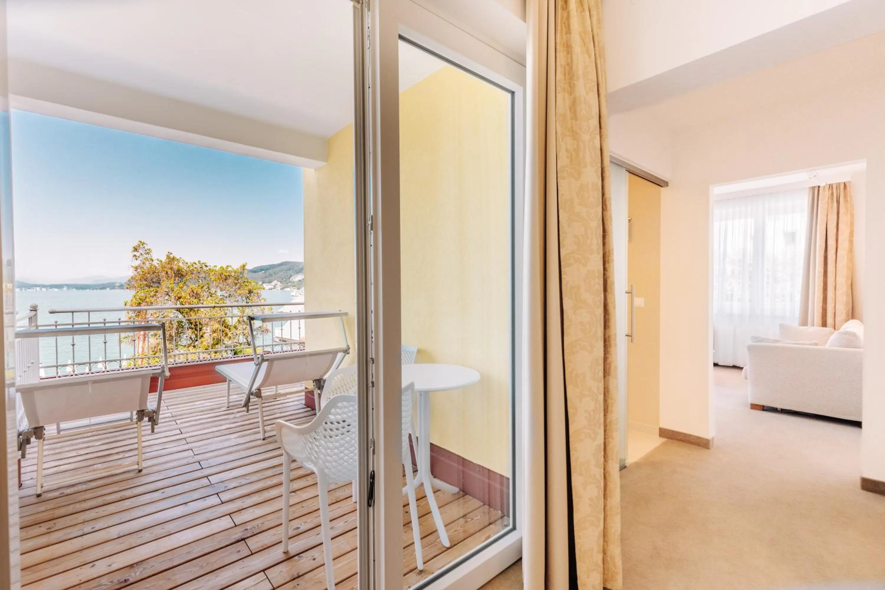 Photo of the whole room, Bed in Seehotel Dr. Jilly