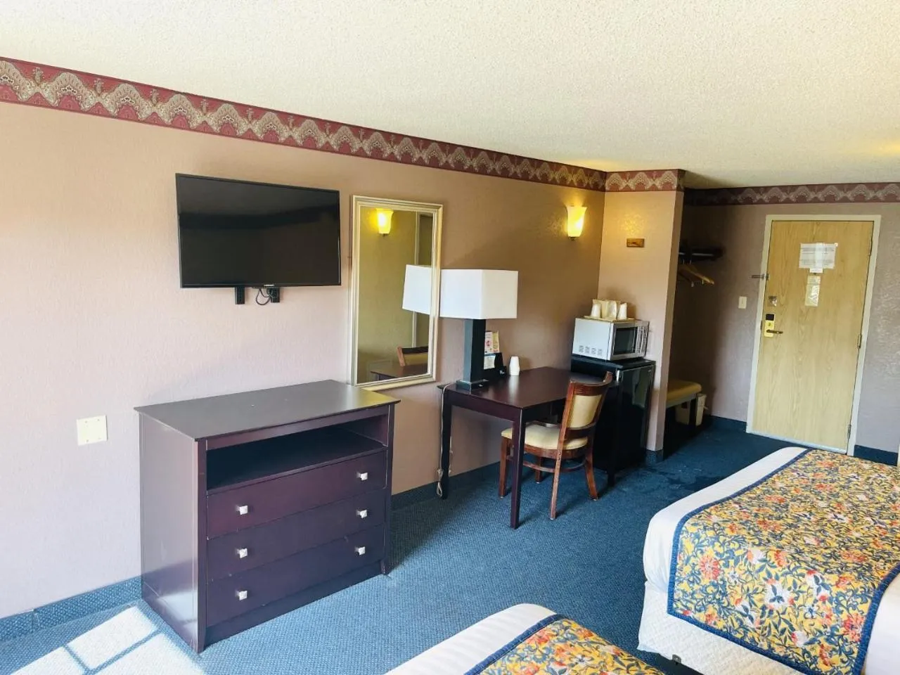 Photo of the whole room in OK Hotel