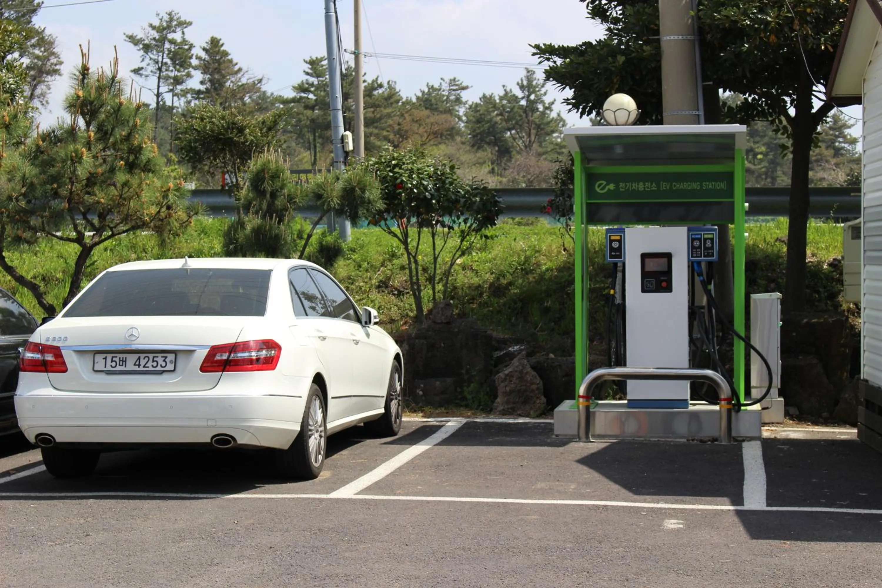 Other in Jeju Feel House