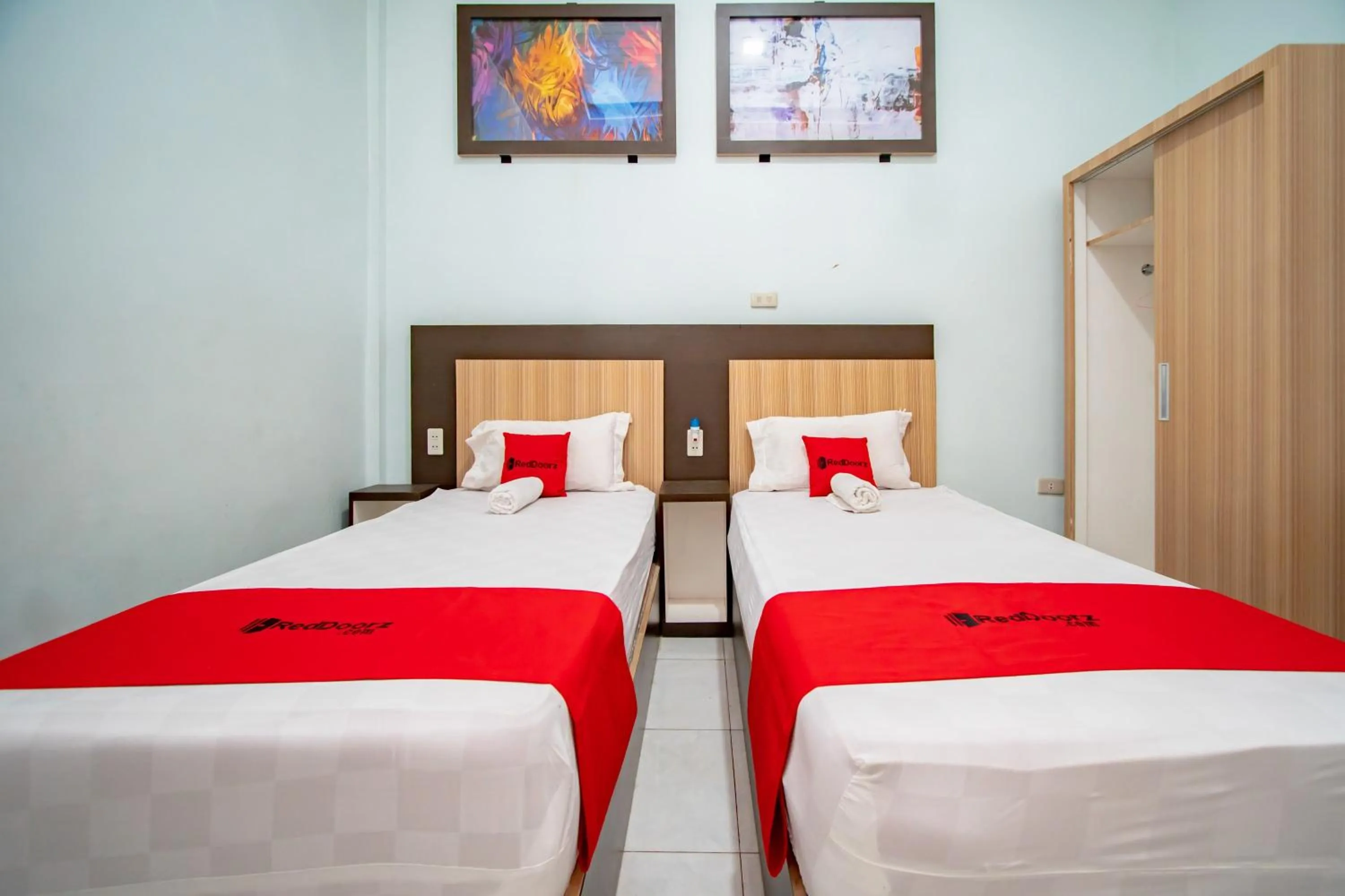 Bedroom, Bed in RedDoorz Syariah near Danau Lut Tawar Takengon