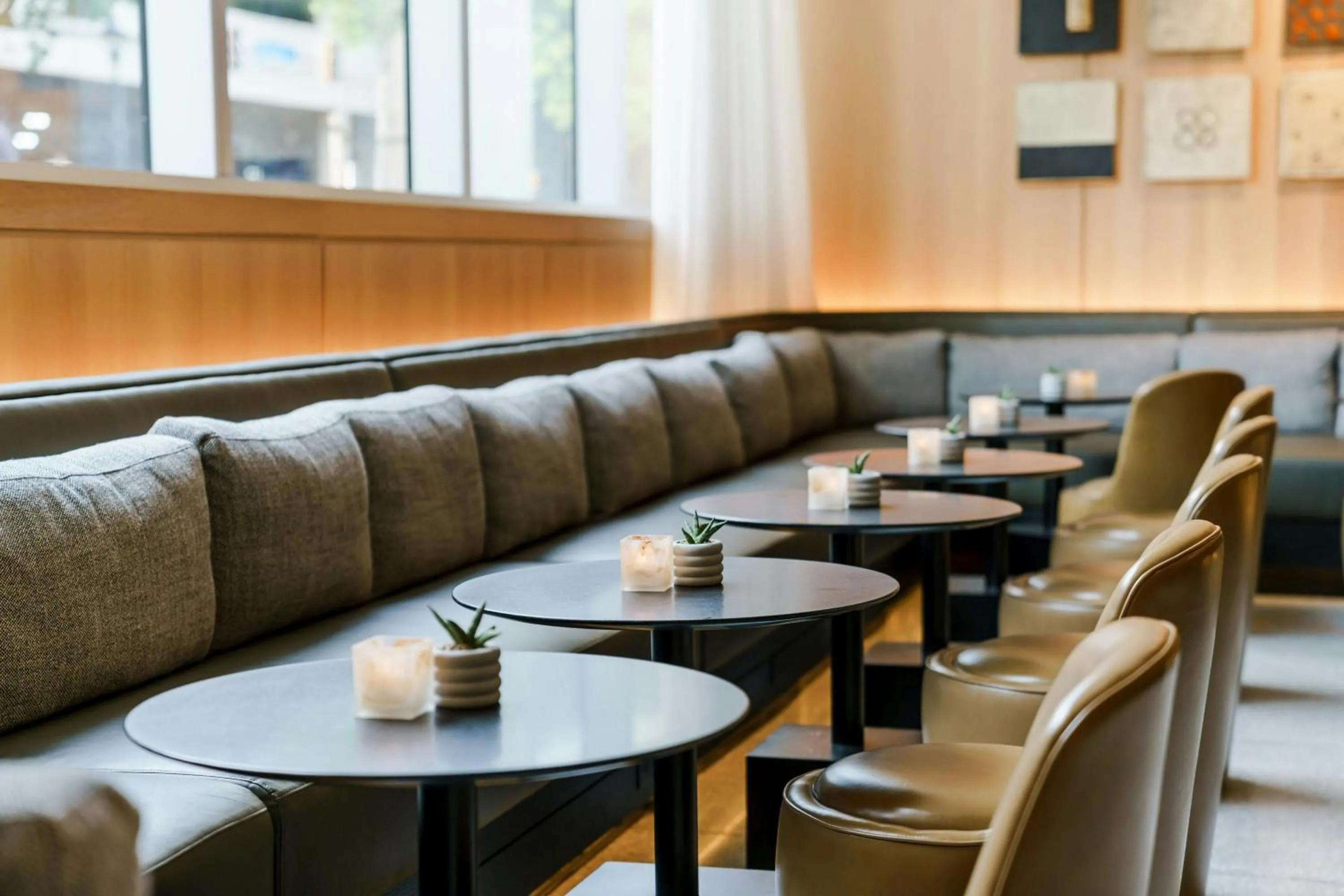 Lounge or bar in AC Hotel by Marriott Bethesda Downtown