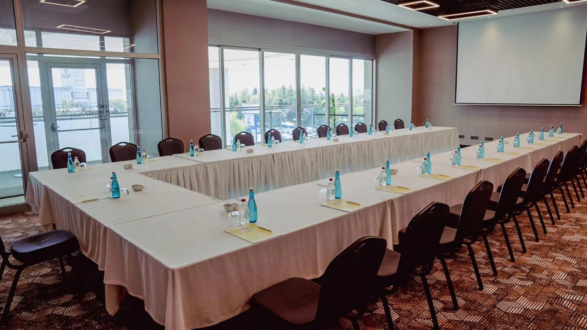 Meeting/conference room in Crowne Plaza Ankara by IHG