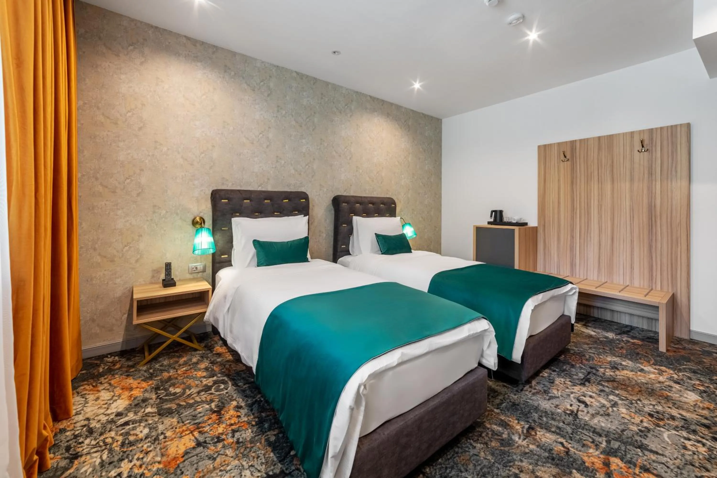 Bed in Tomis Garden Bucuresti