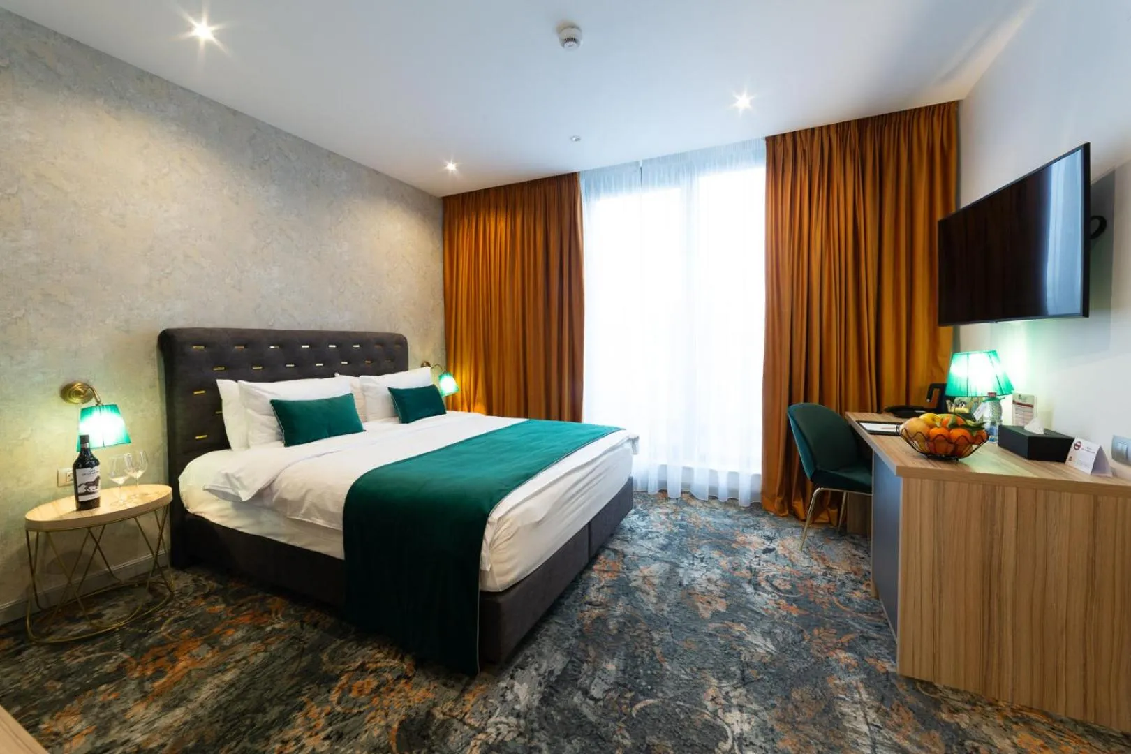 Bed in Tomis Garden Bucuresti