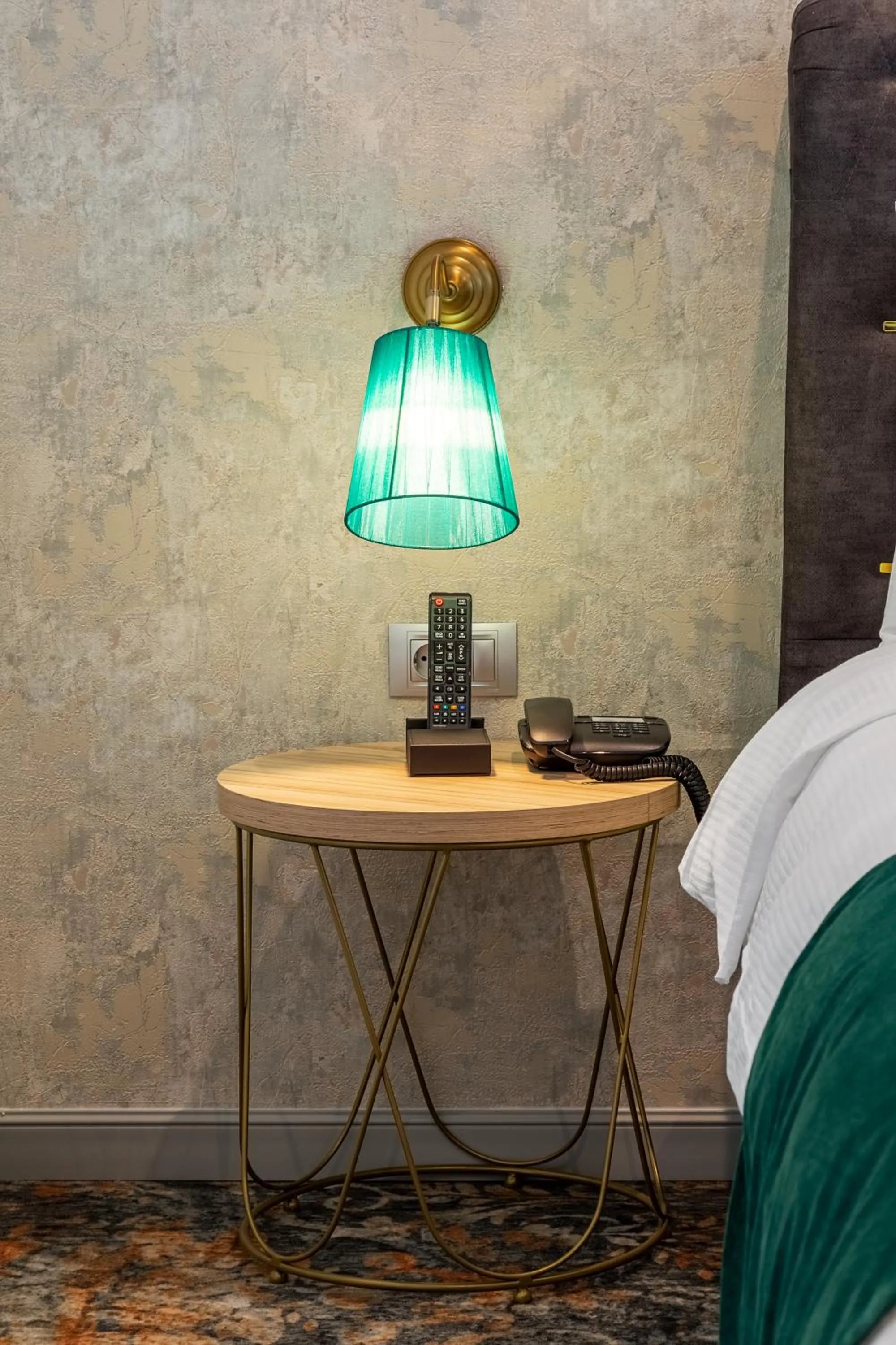 Bed in Tomis Garden Bucuresti