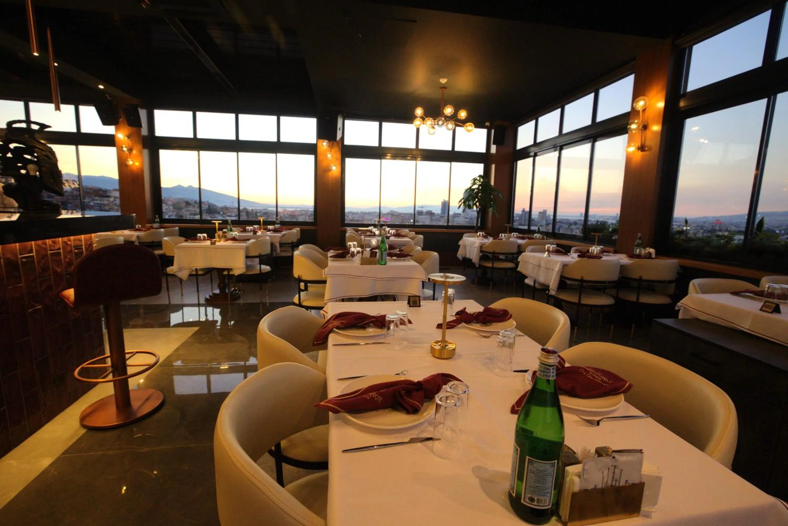 Restaurant/places to eat in Best Western Izmir Hotel