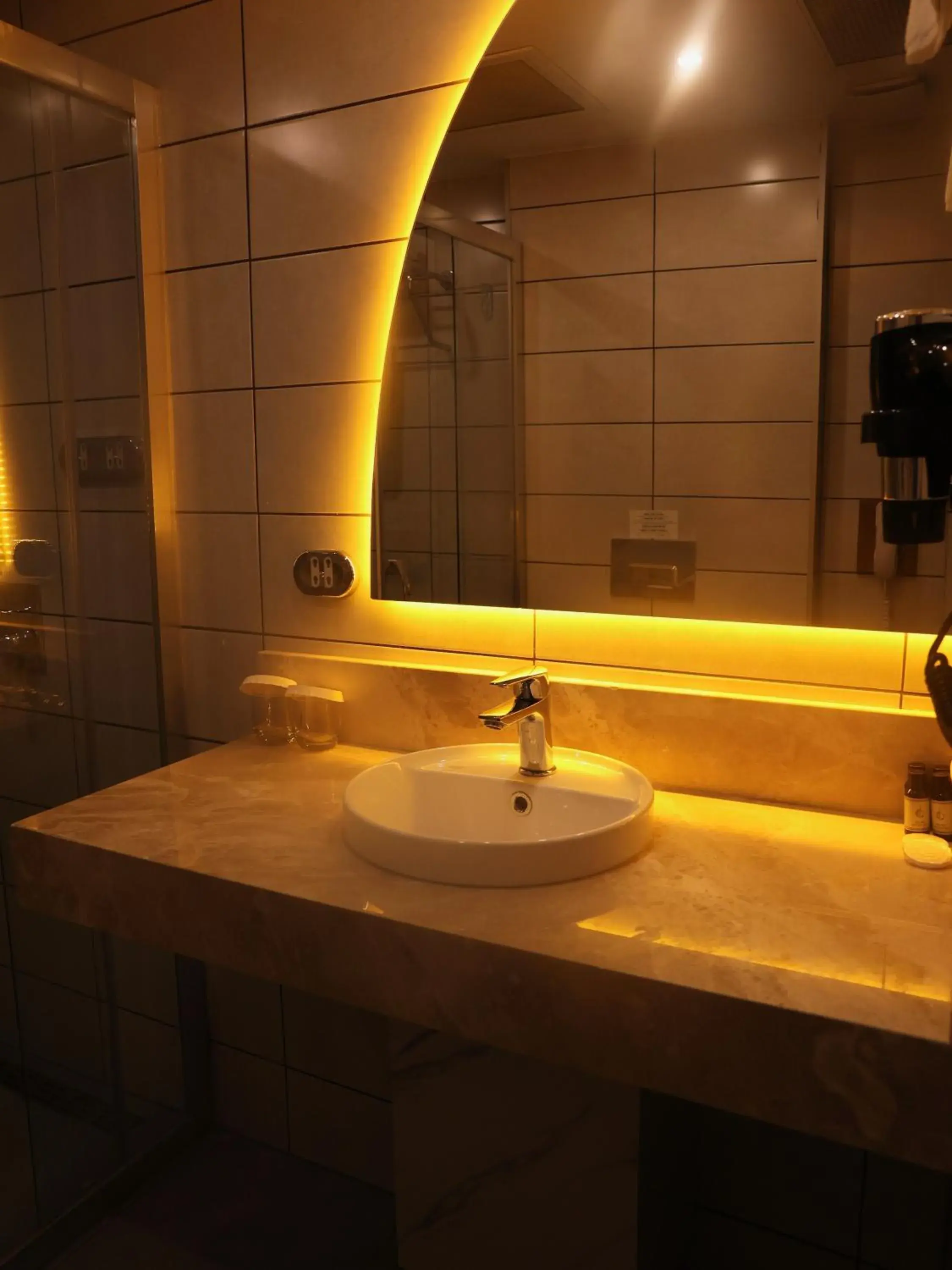 Standard Room with Three Single Beds - Non-Smoking in Best Western Izmir Hotel Standard Room with Three Single Beds - Non-Smoking in Best Western Izmir Hotel