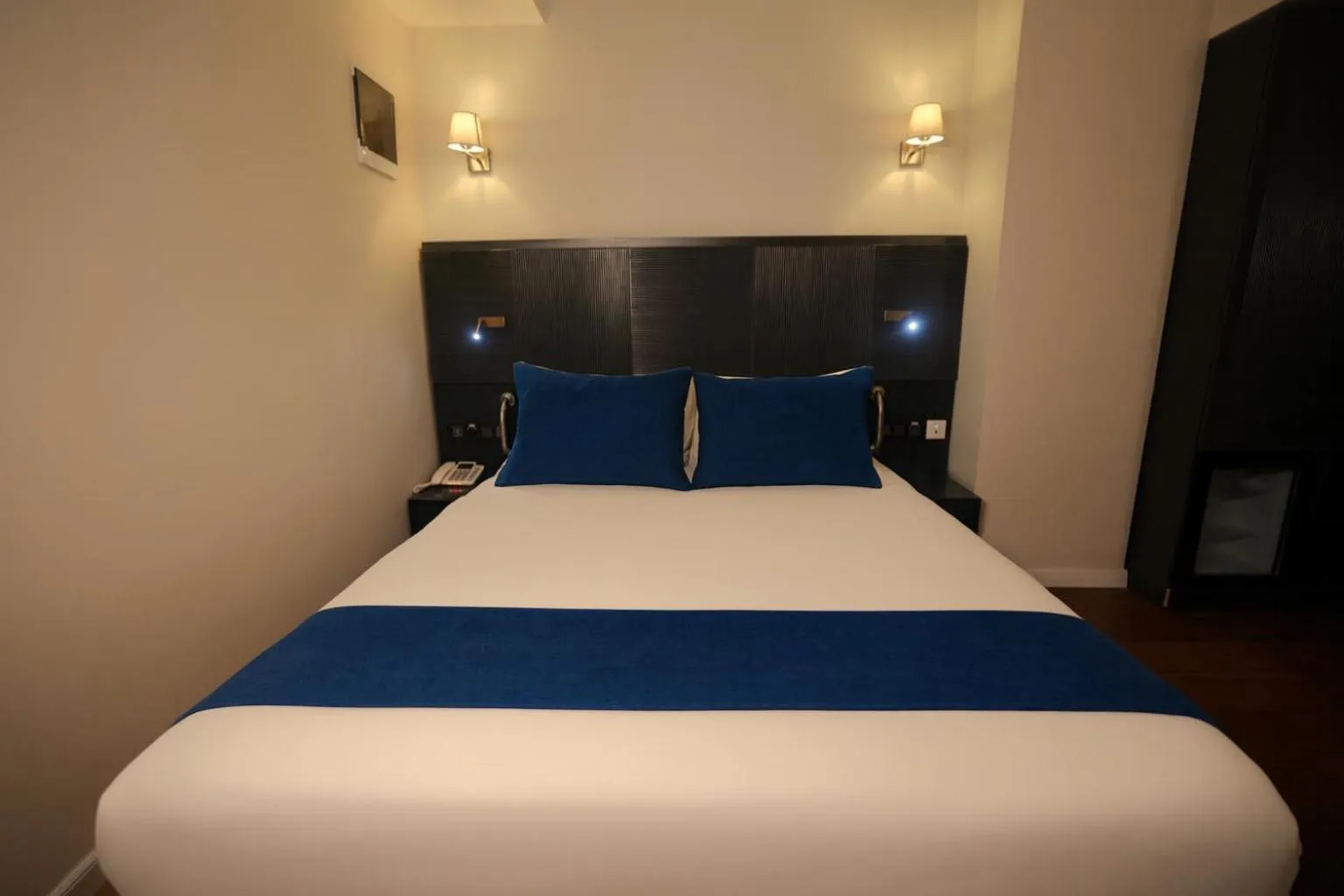 Bed in Best Western Izmir Hotel