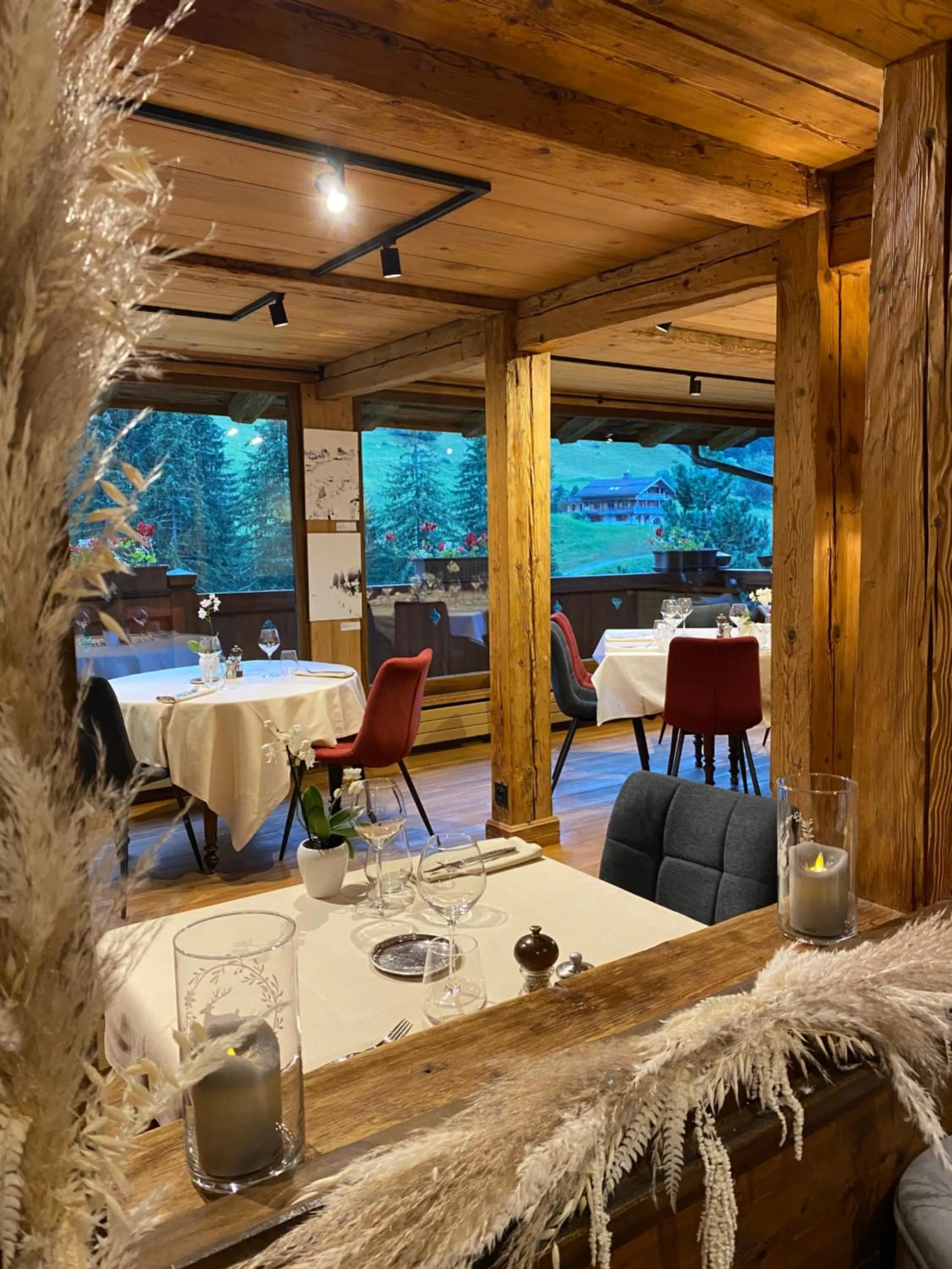 Restaurant/places to eat in Les Chalets de la Serraz