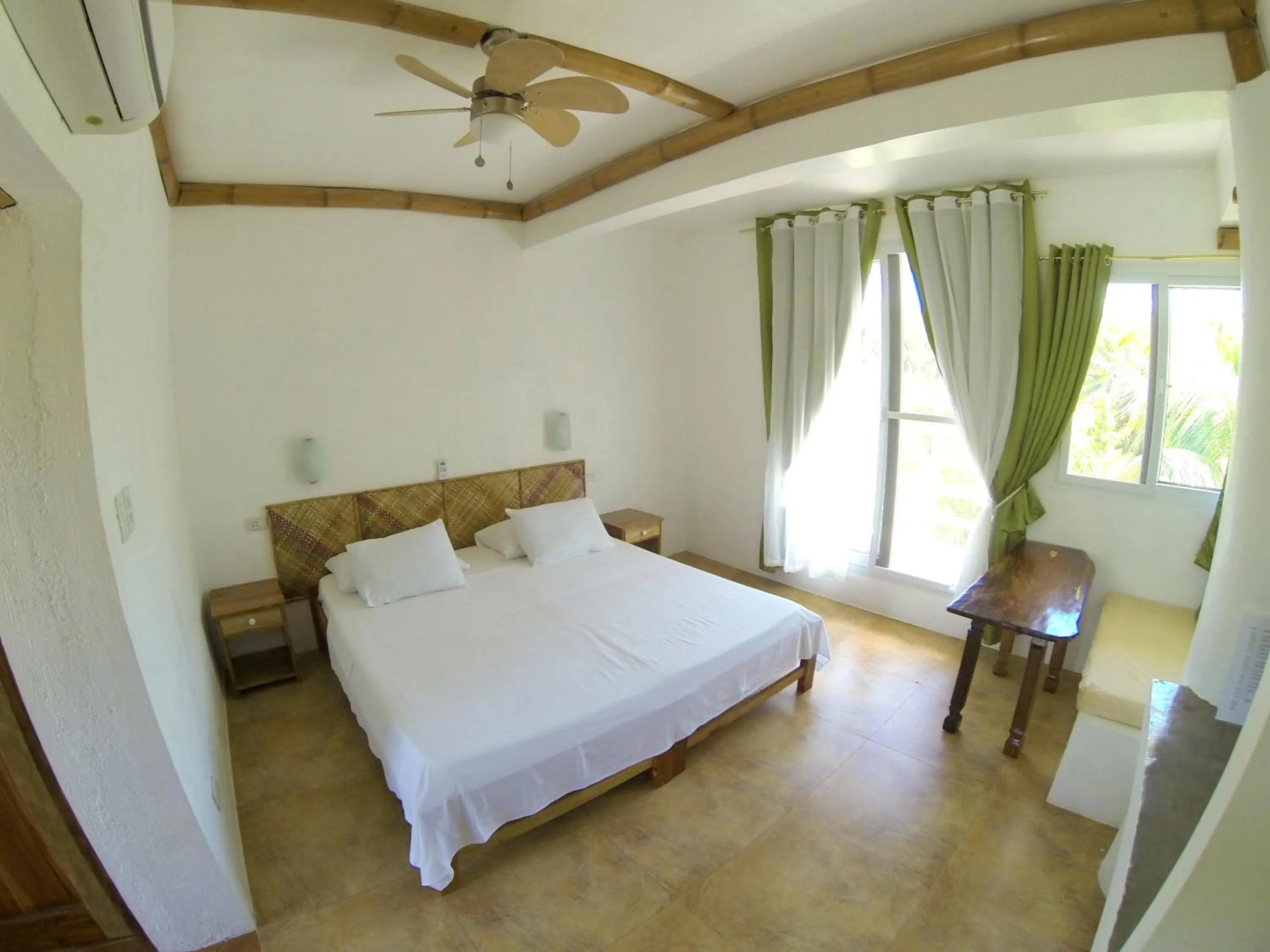 Bed in Lanterna Hotel Boracay