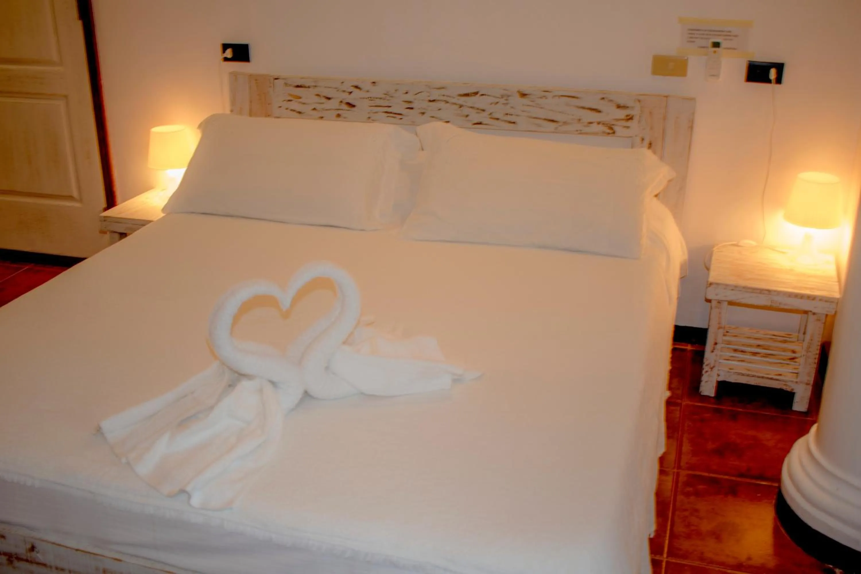 Bed in Lanterna Hotel Boracay