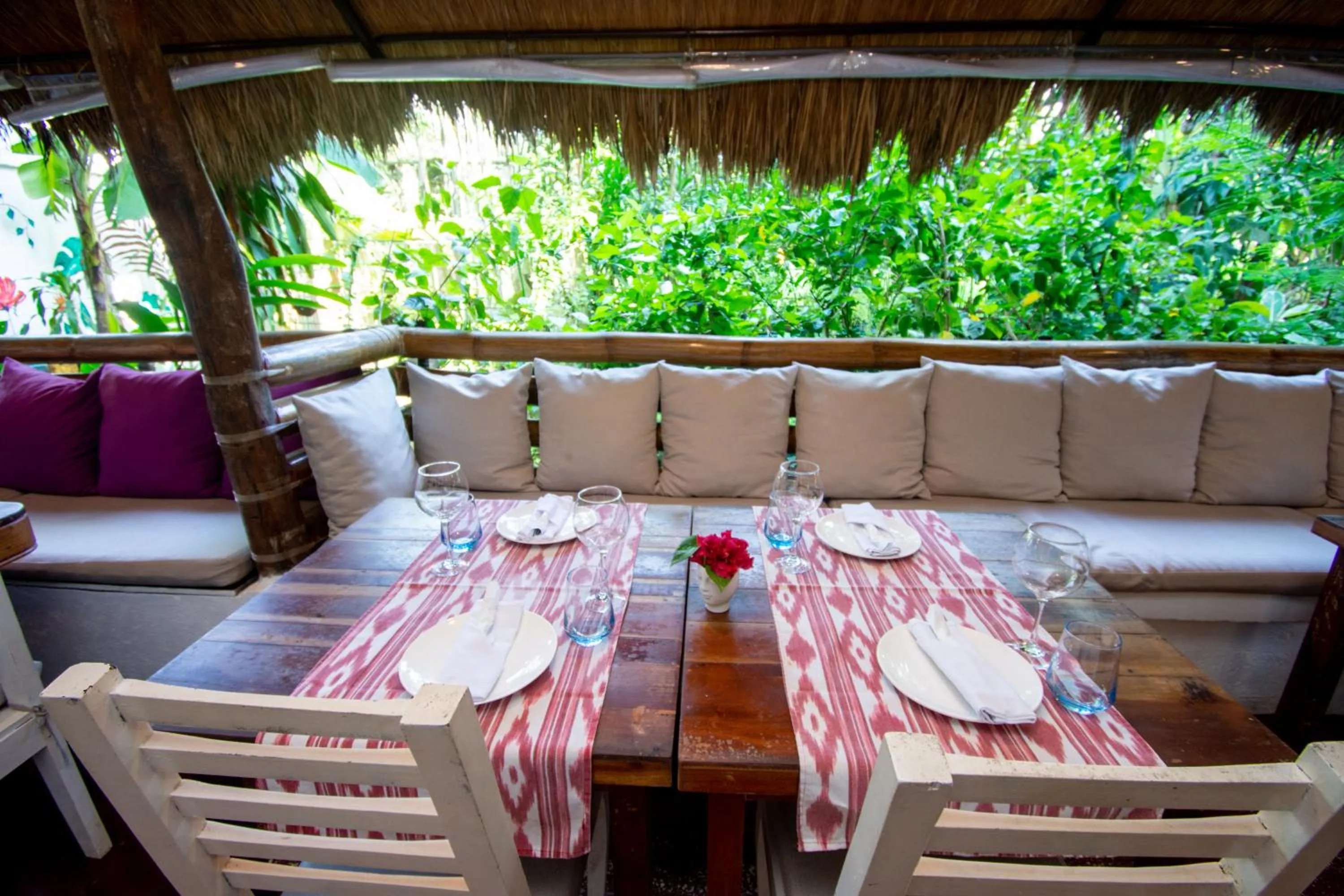 Restaurant/places to eat in Lanterna Hotel Boracay