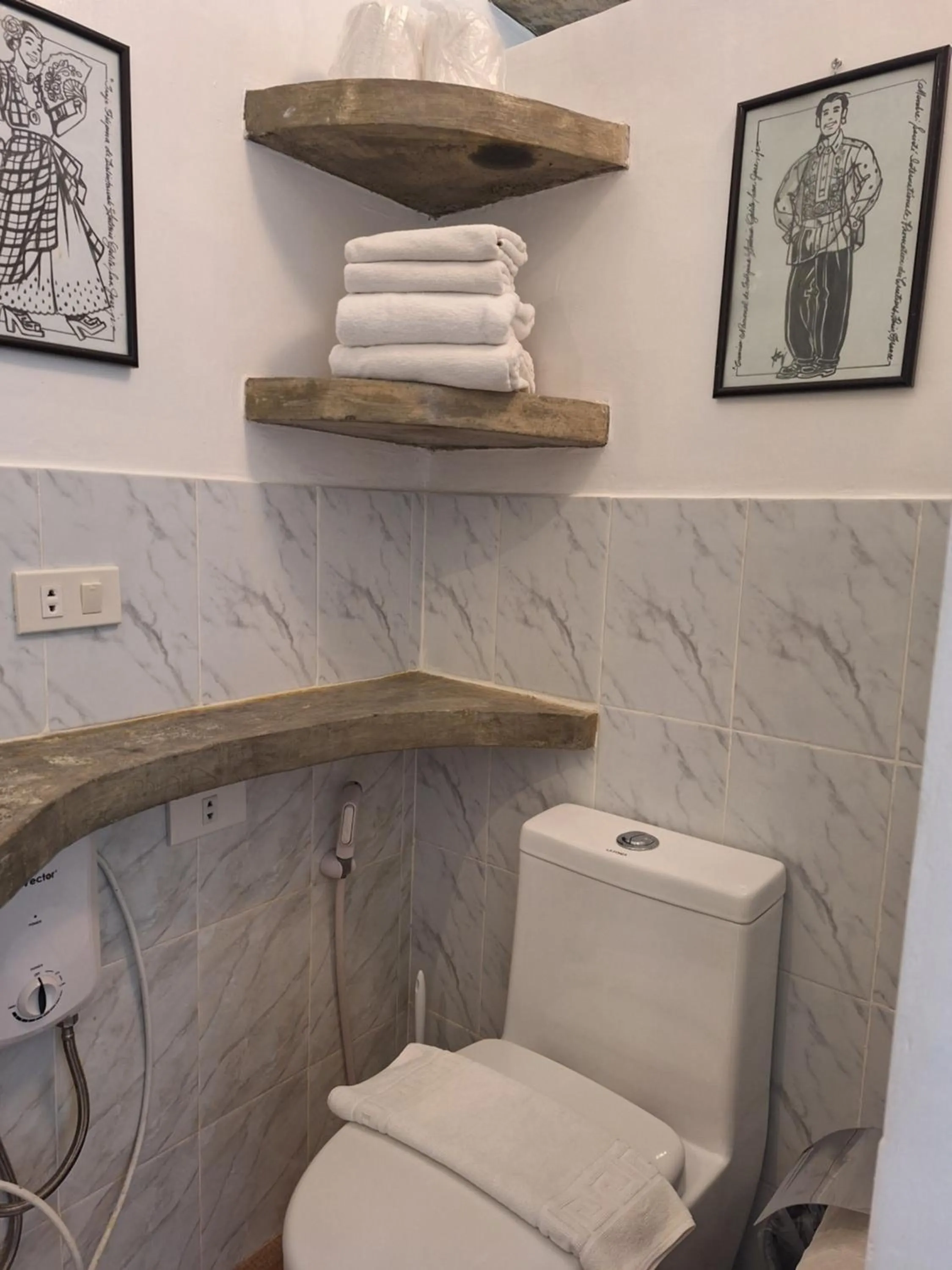 Toilet in Lanterna Hotel Boracay