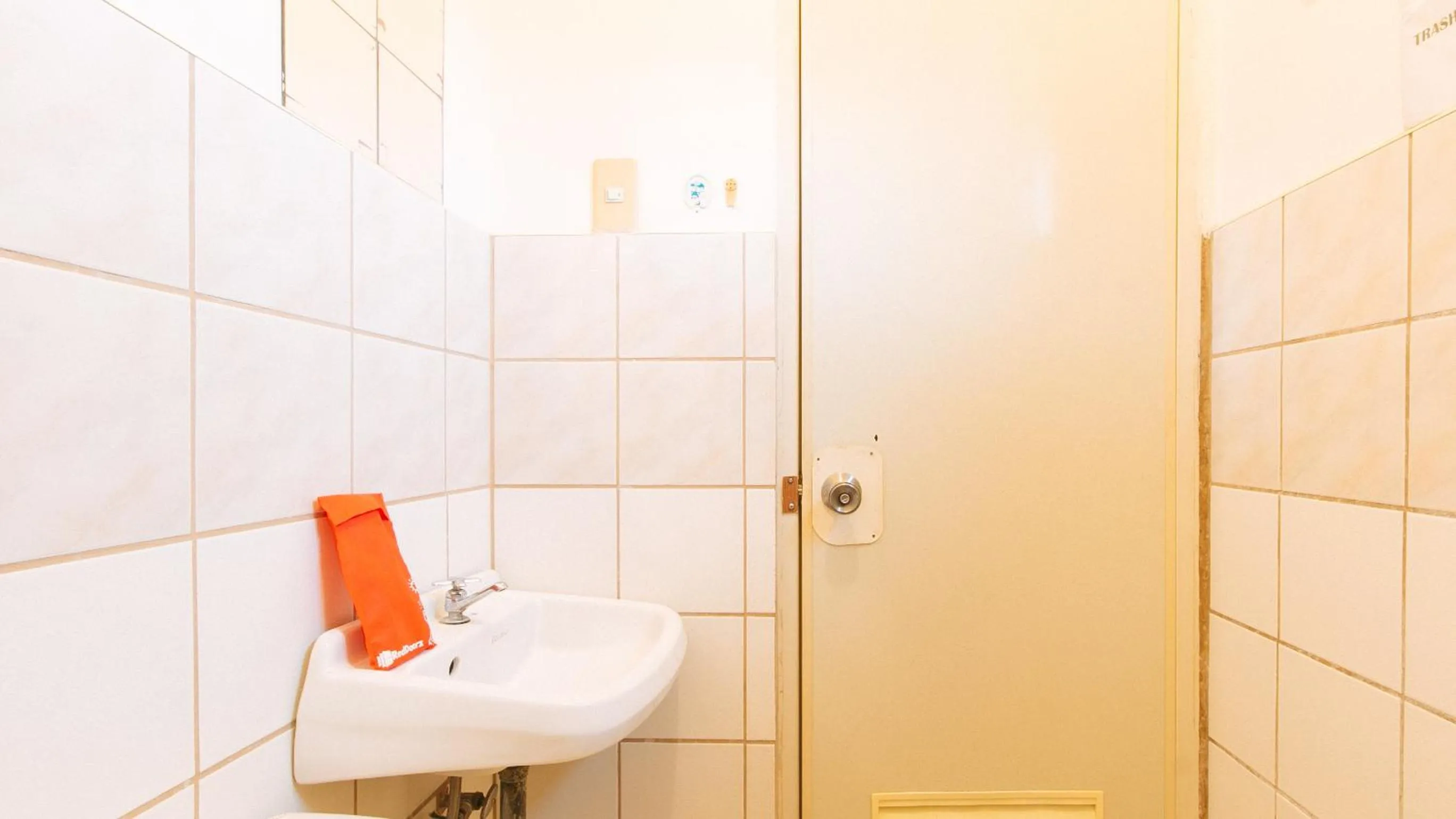 Bathroom in MBU Suites Bed n Breakfast RedPartner