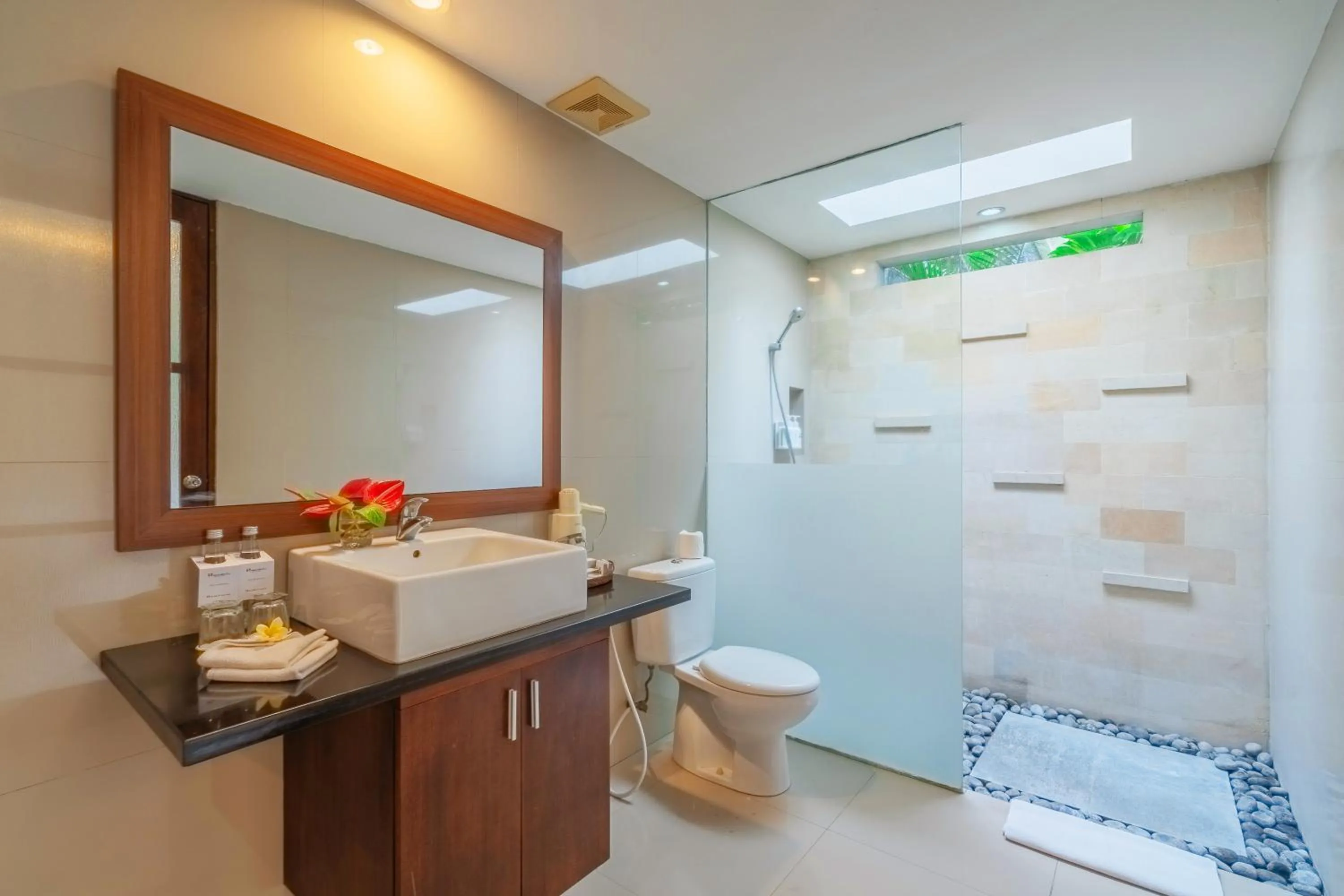 Shower in Swiss-Belvillas Umalas