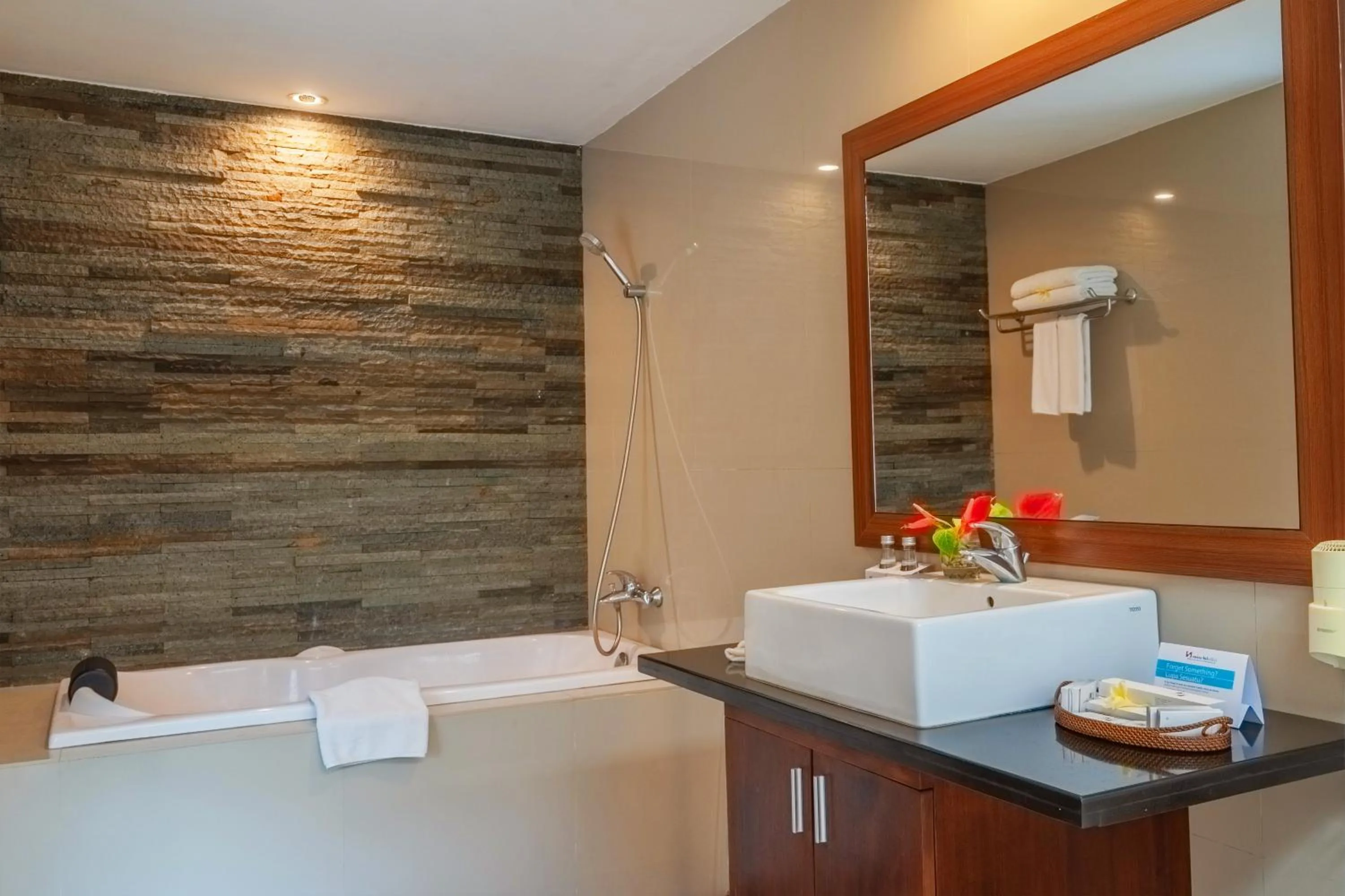 Shower in Swiss-Belvillas Umalas