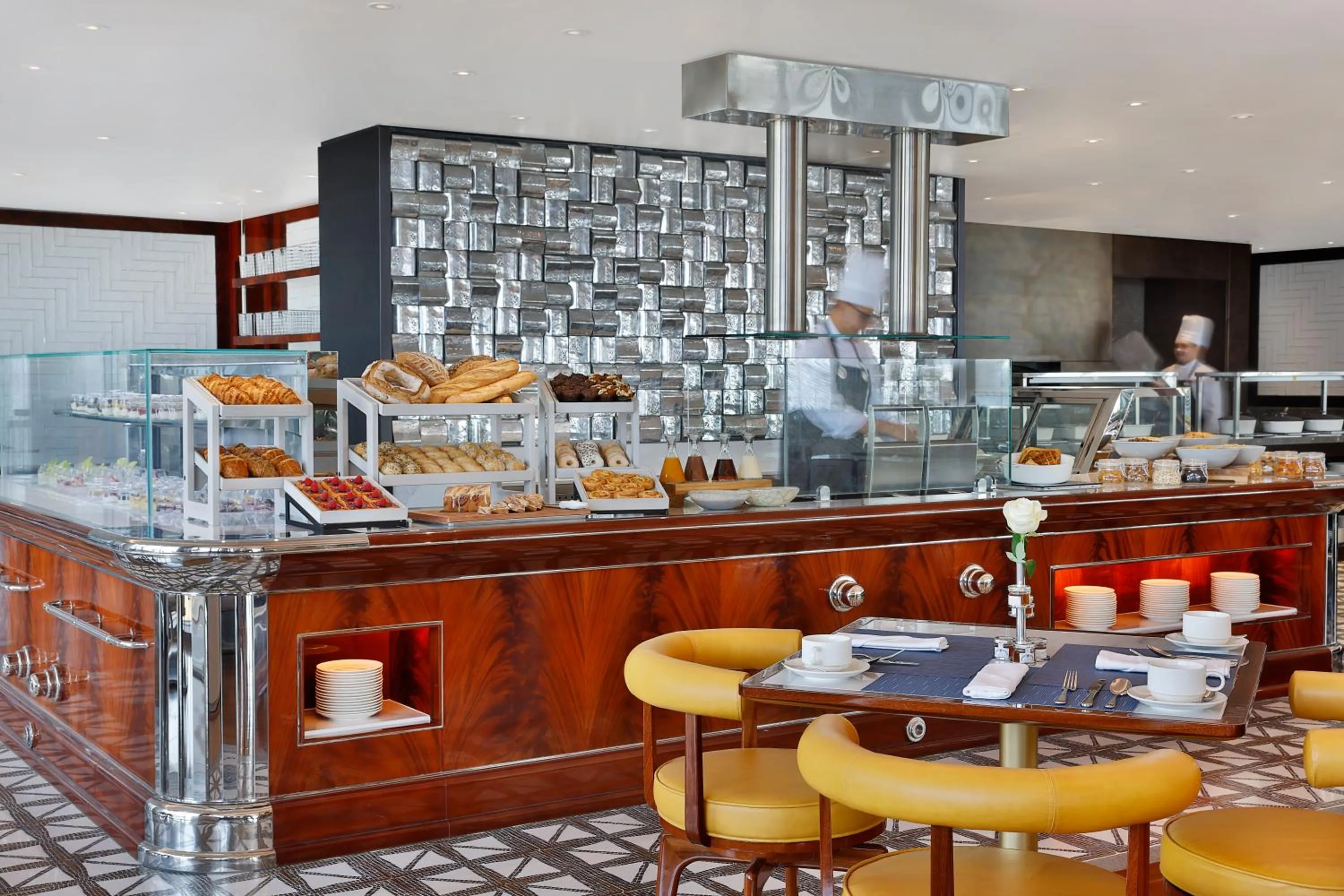 Restaurant/places to eat in Shangri-La Jeddah