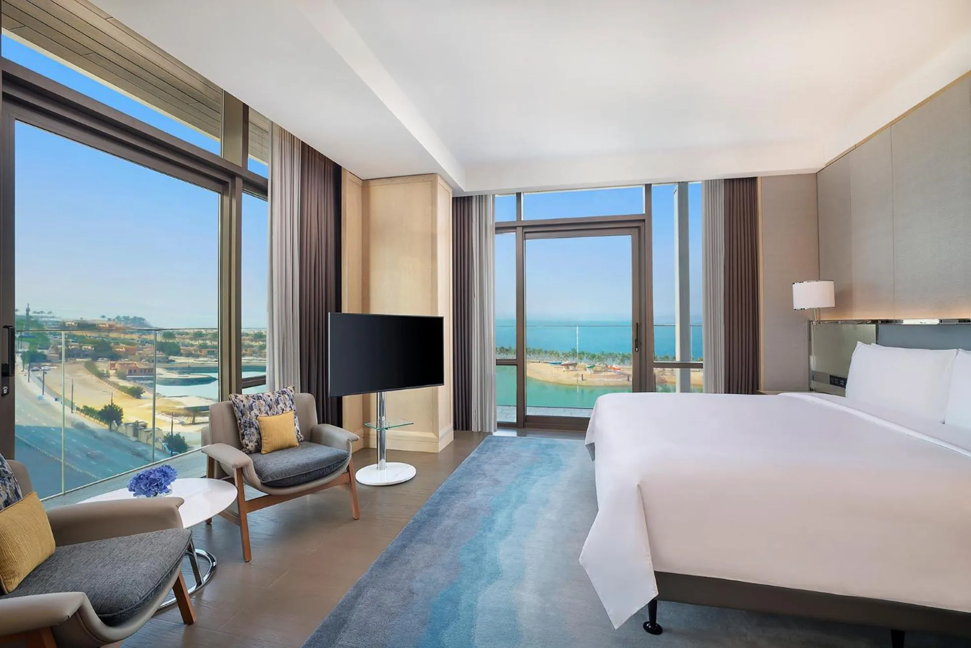 Bedroom, Bed in Shangri-La Jeddah