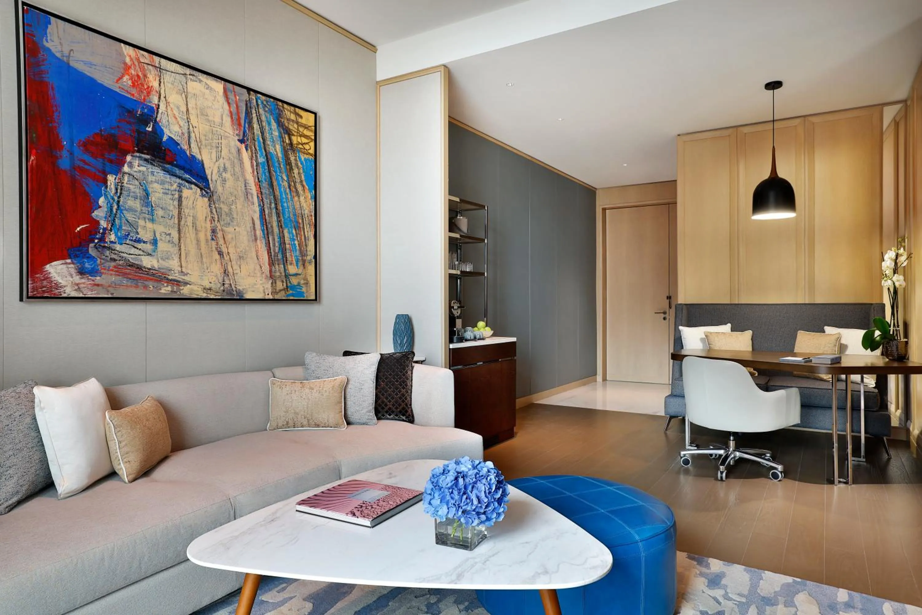 Living room in Shangri-La Jeddah