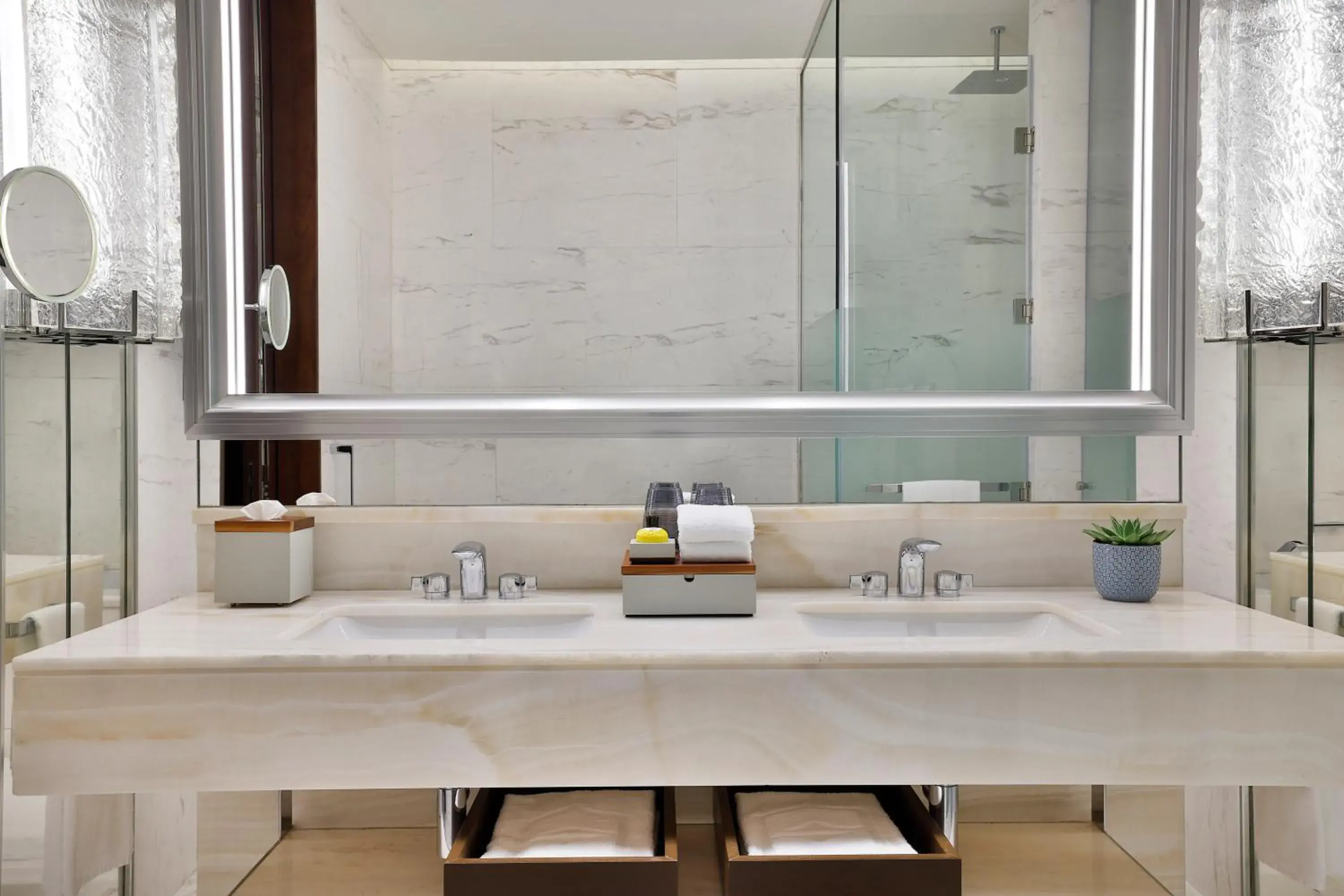 Superior City View Twin in Shangri-La Jeddah Superior City View Twin in Shangri-La Jeddah