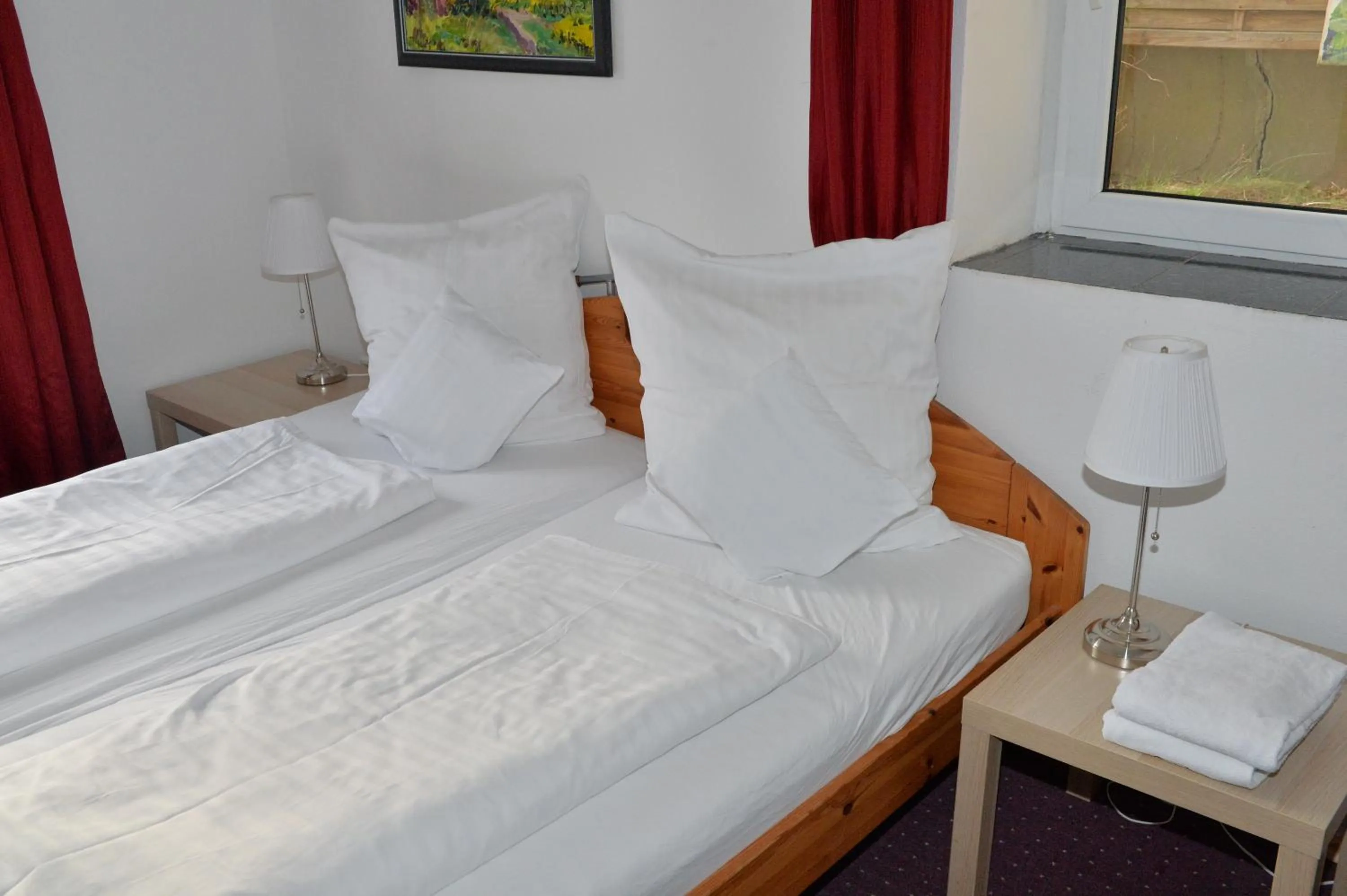 Bedroom, Bed in Airportgästehaus Bremen