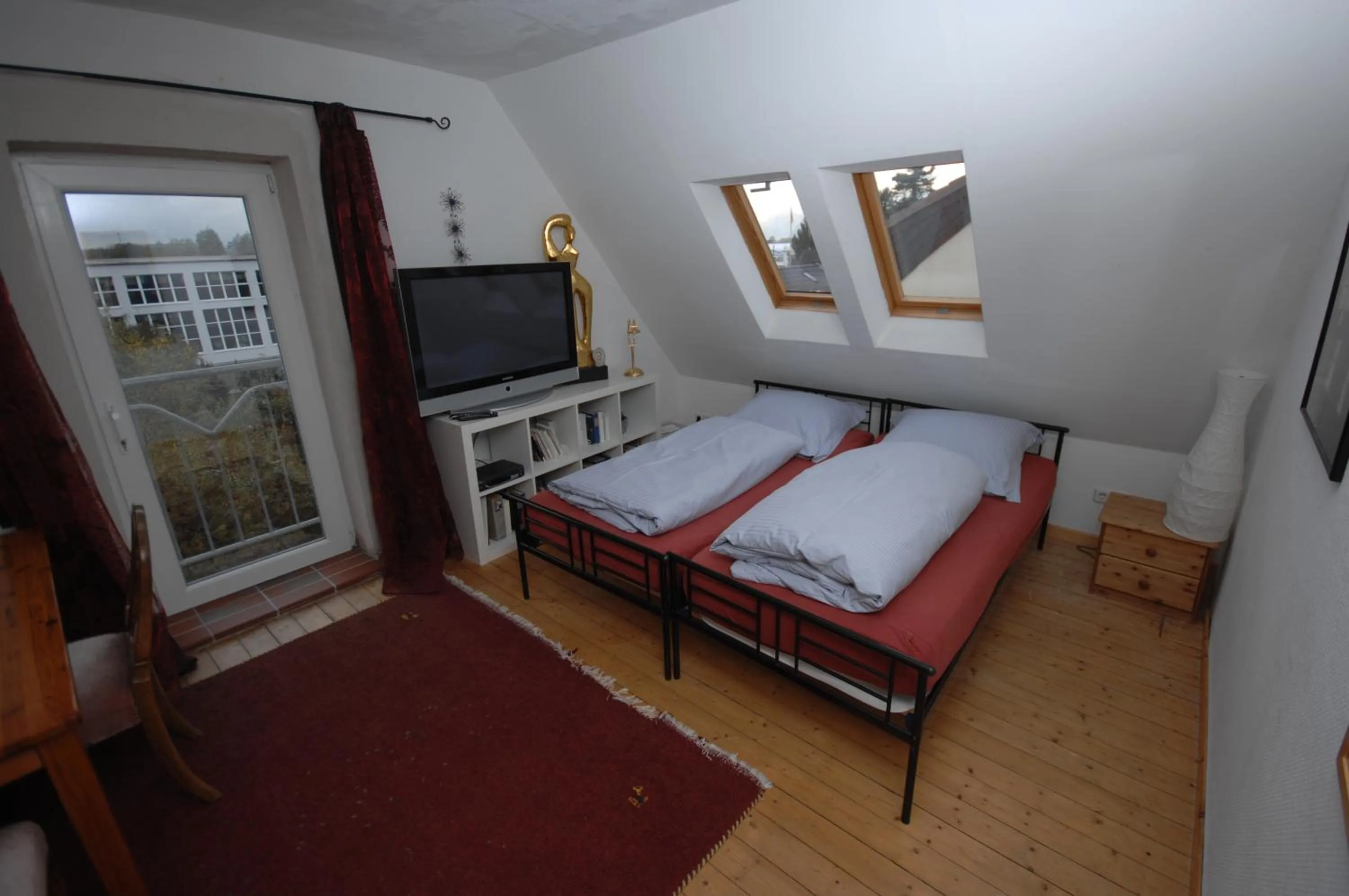 Bathroom, Bed in Airportgästehaus Bremen