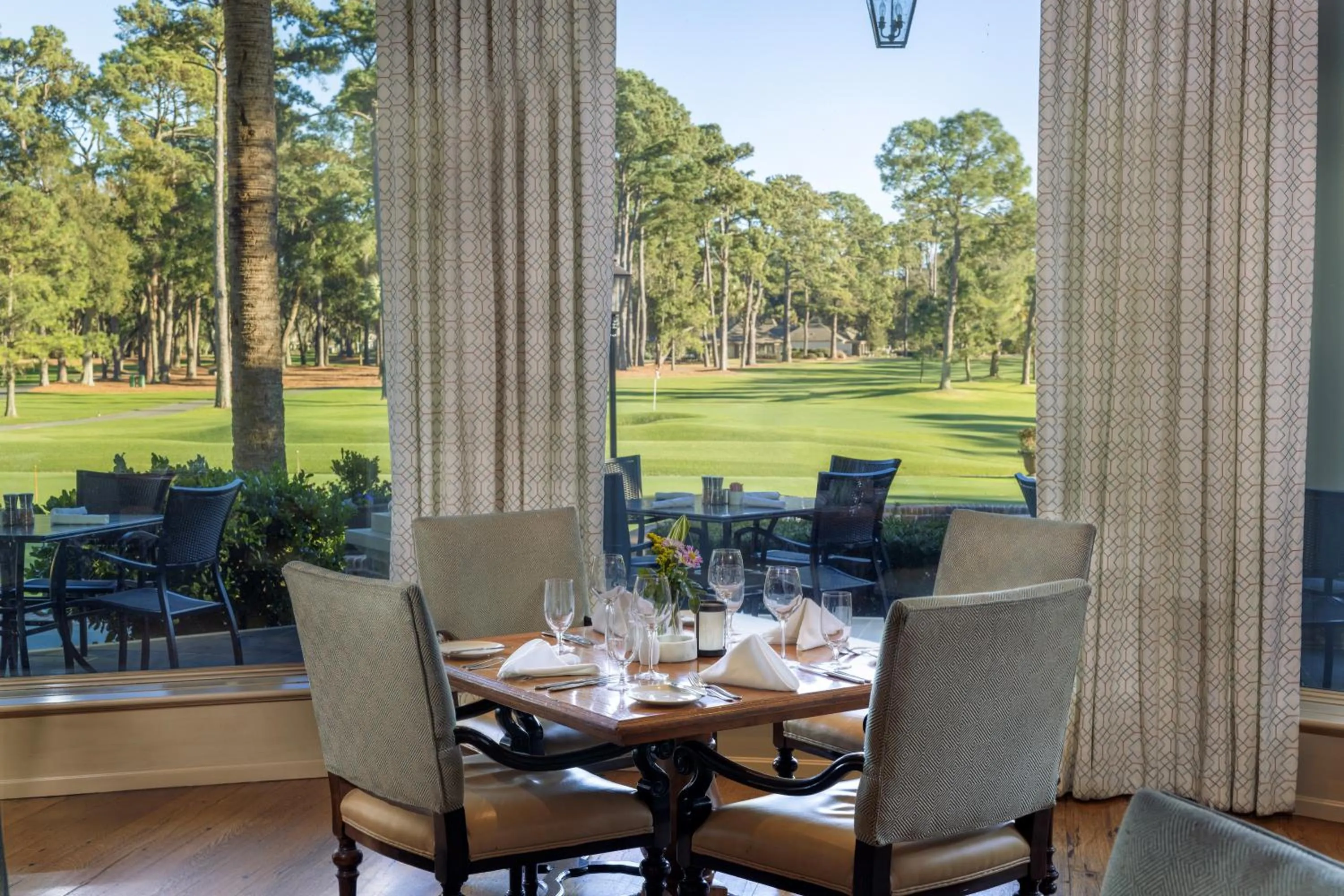 Restaurant/places to eat in Inn and Club at Harbour Town