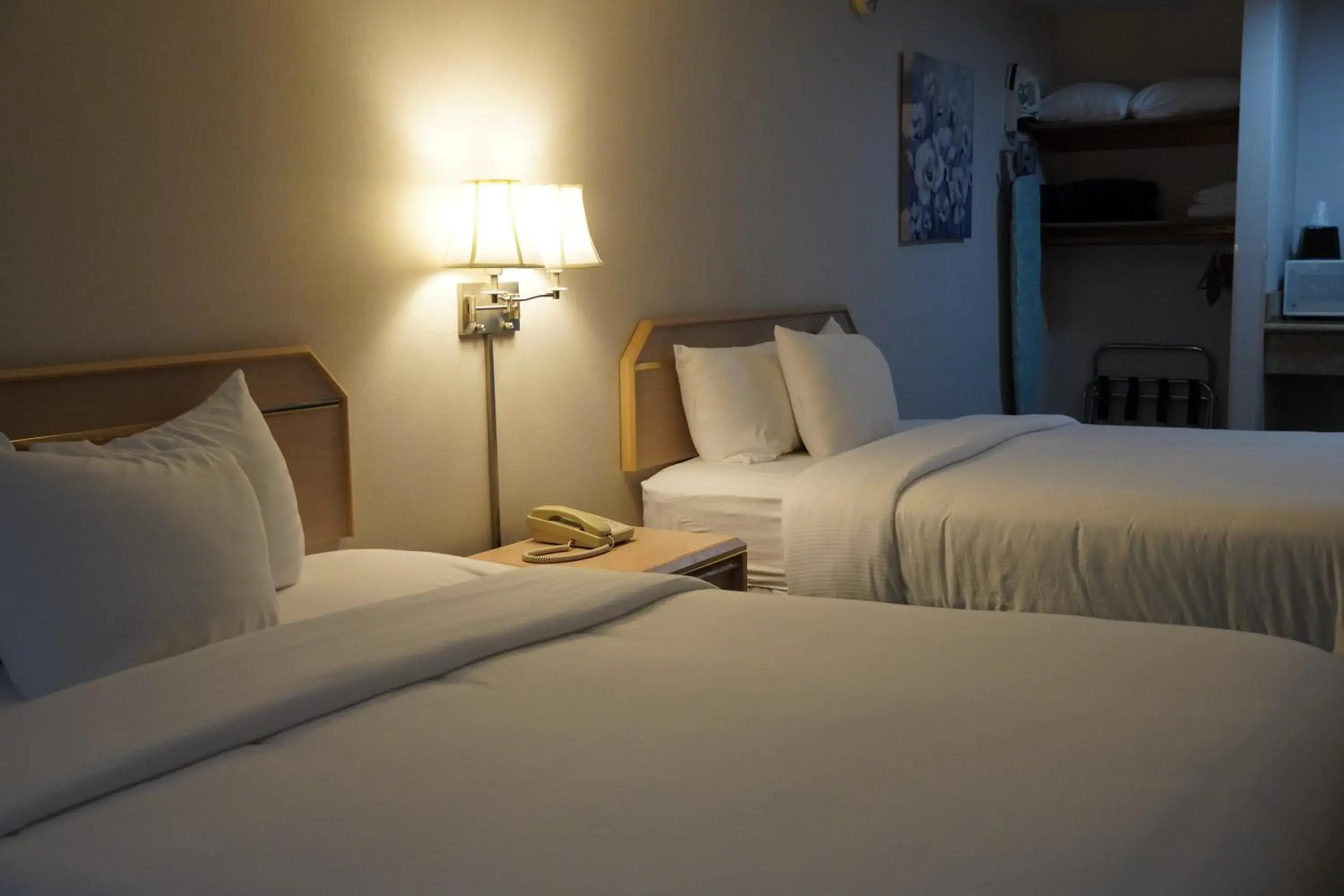 Deluxe Double Room with Extra Bed in Timberland Inn & Suites Deluxe Double Room with Extra Bed in Timberland Inn & Suites