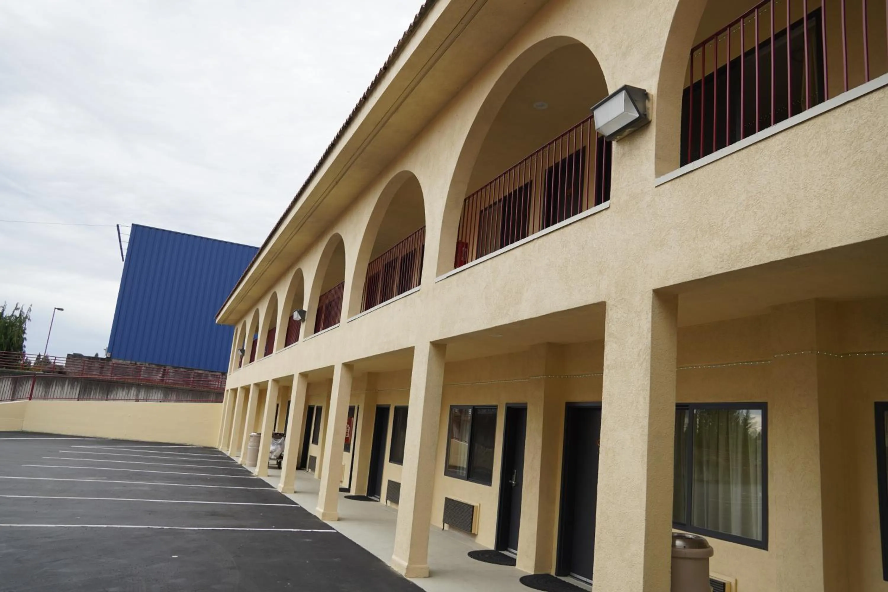 Property building in Timberland Inn & Suites