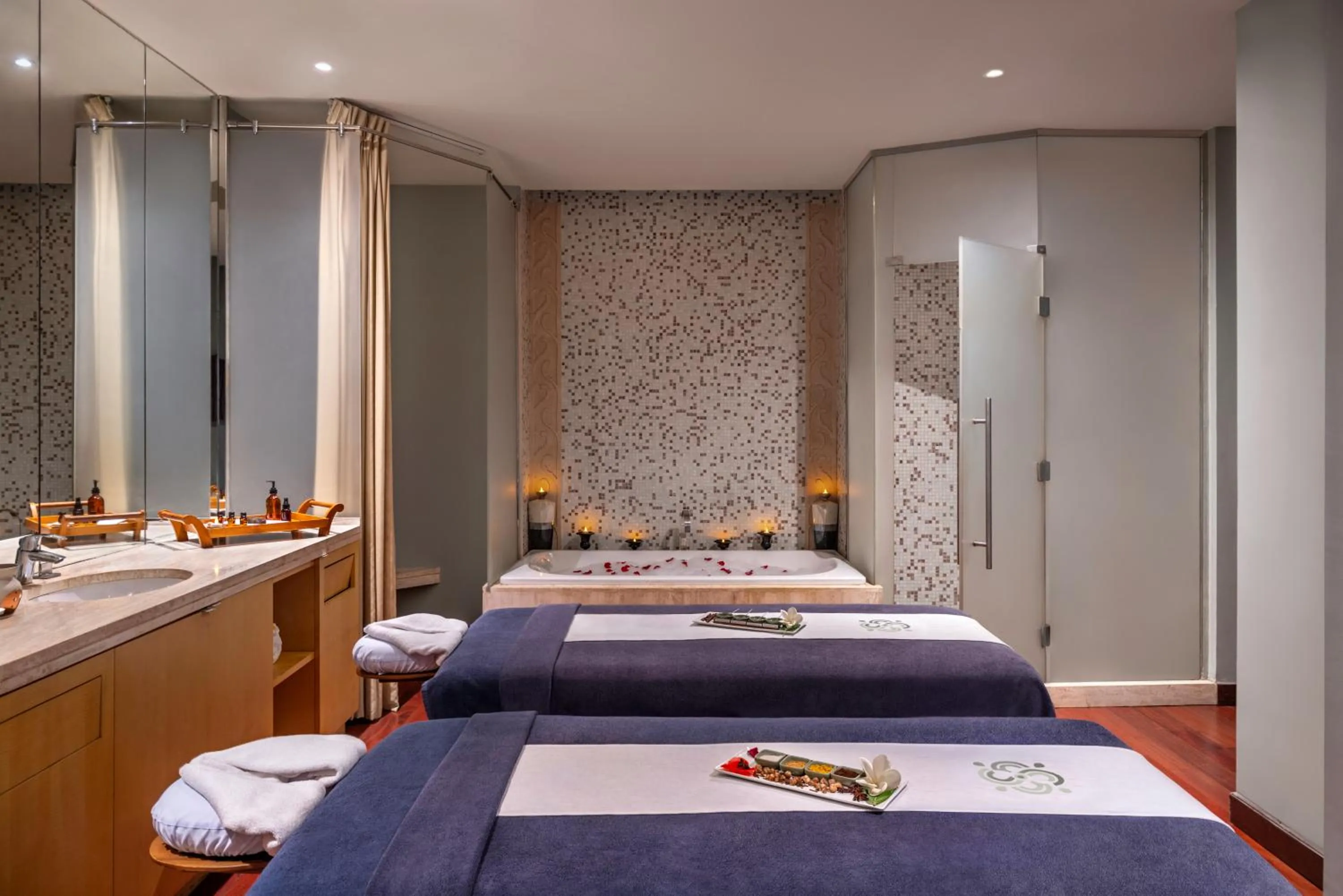 Spa and wellness centre/facilities, Bed in The H Dubai