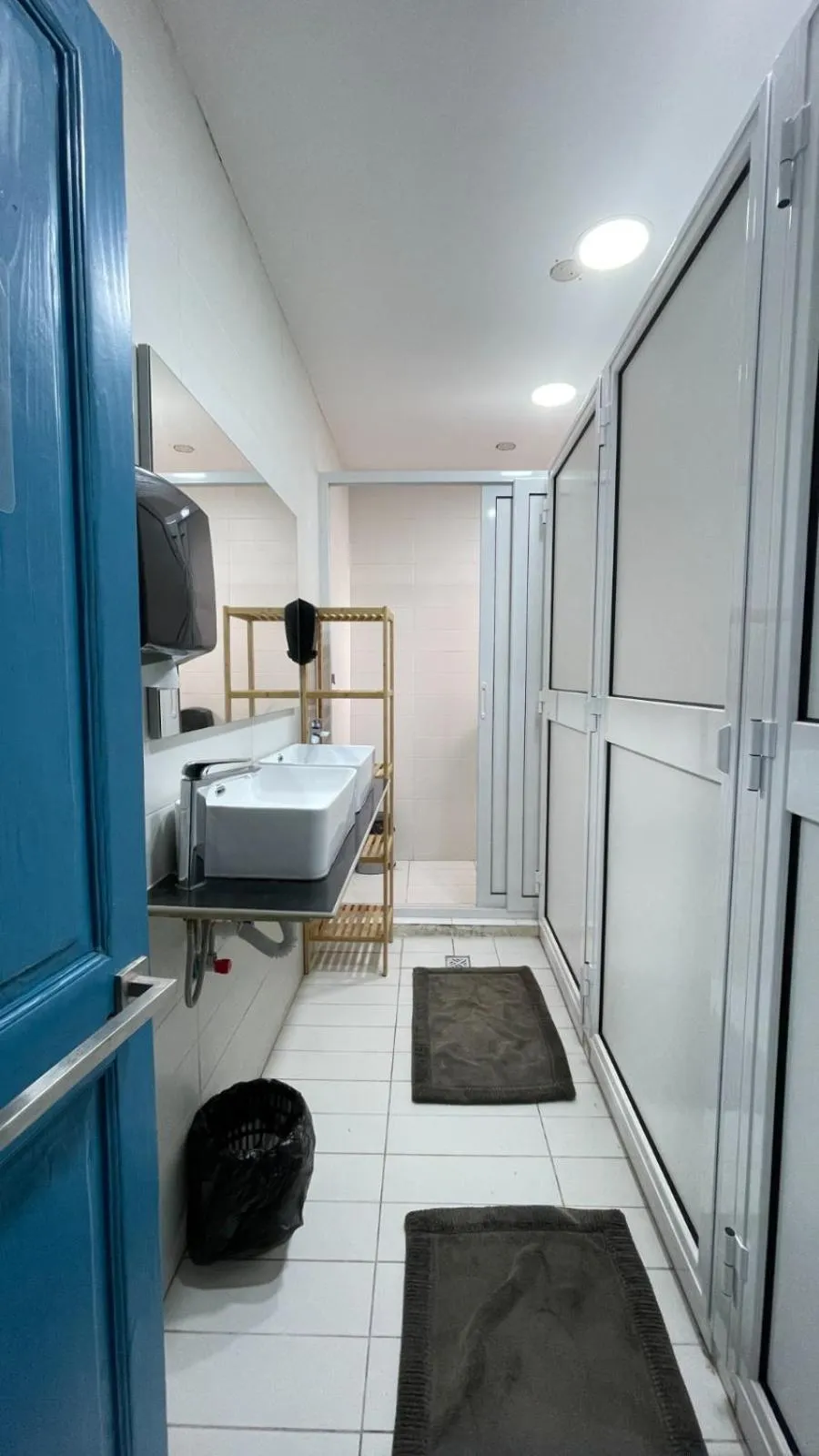 Bathroom in Bookarest Hostel Malta