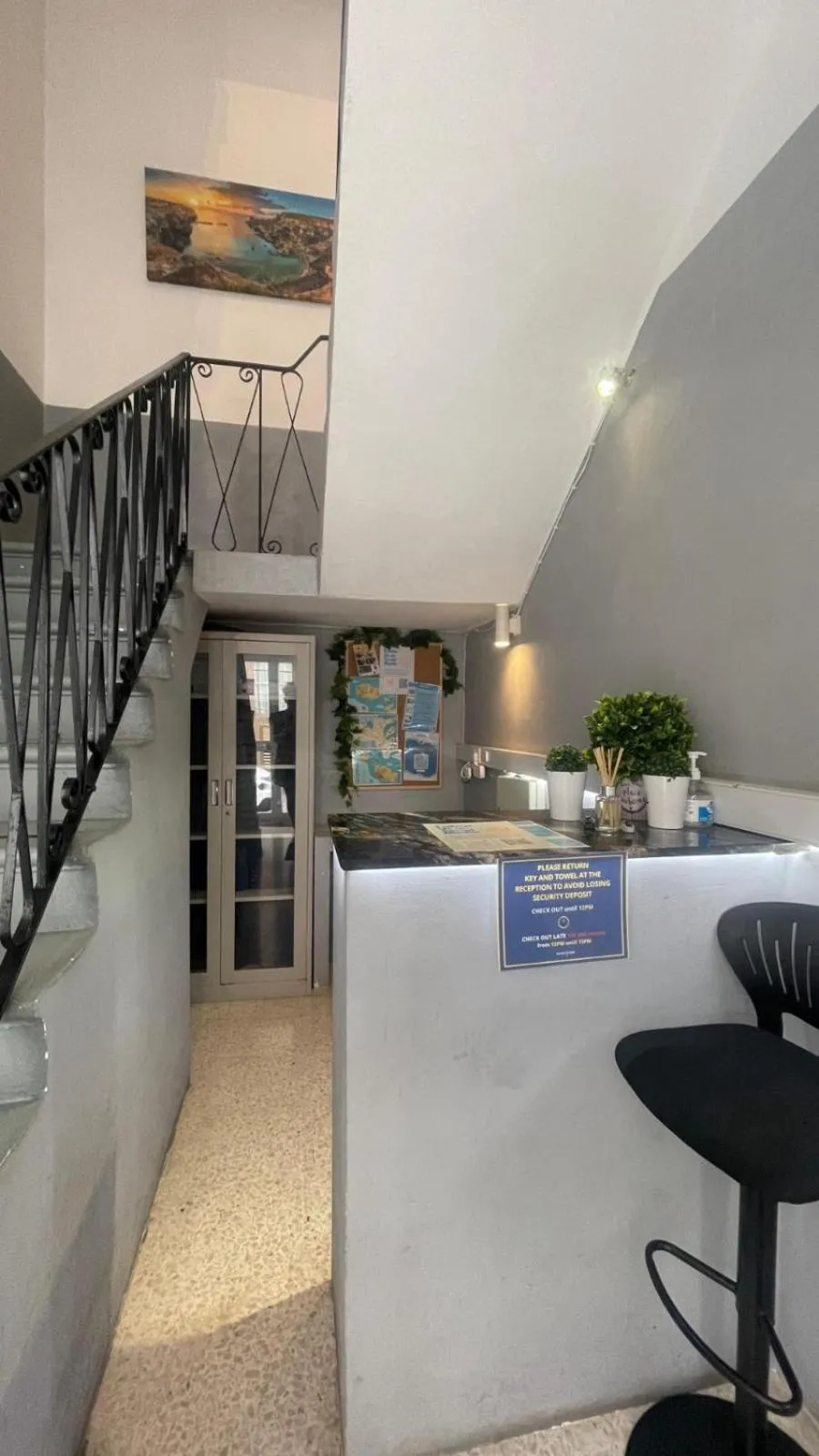 Lobby or reception in Bookarest Hostel Malta