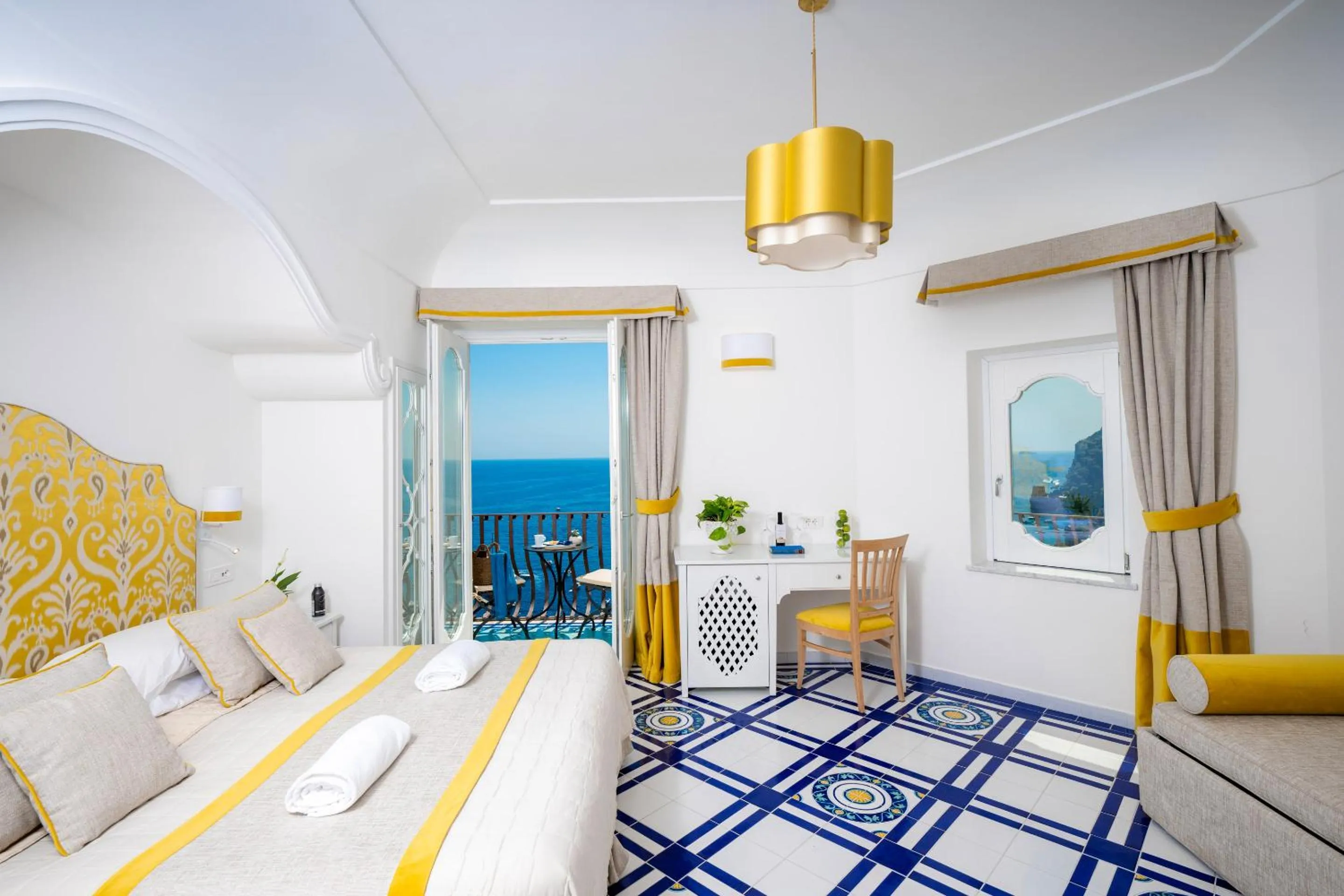 Bed in Albergo California