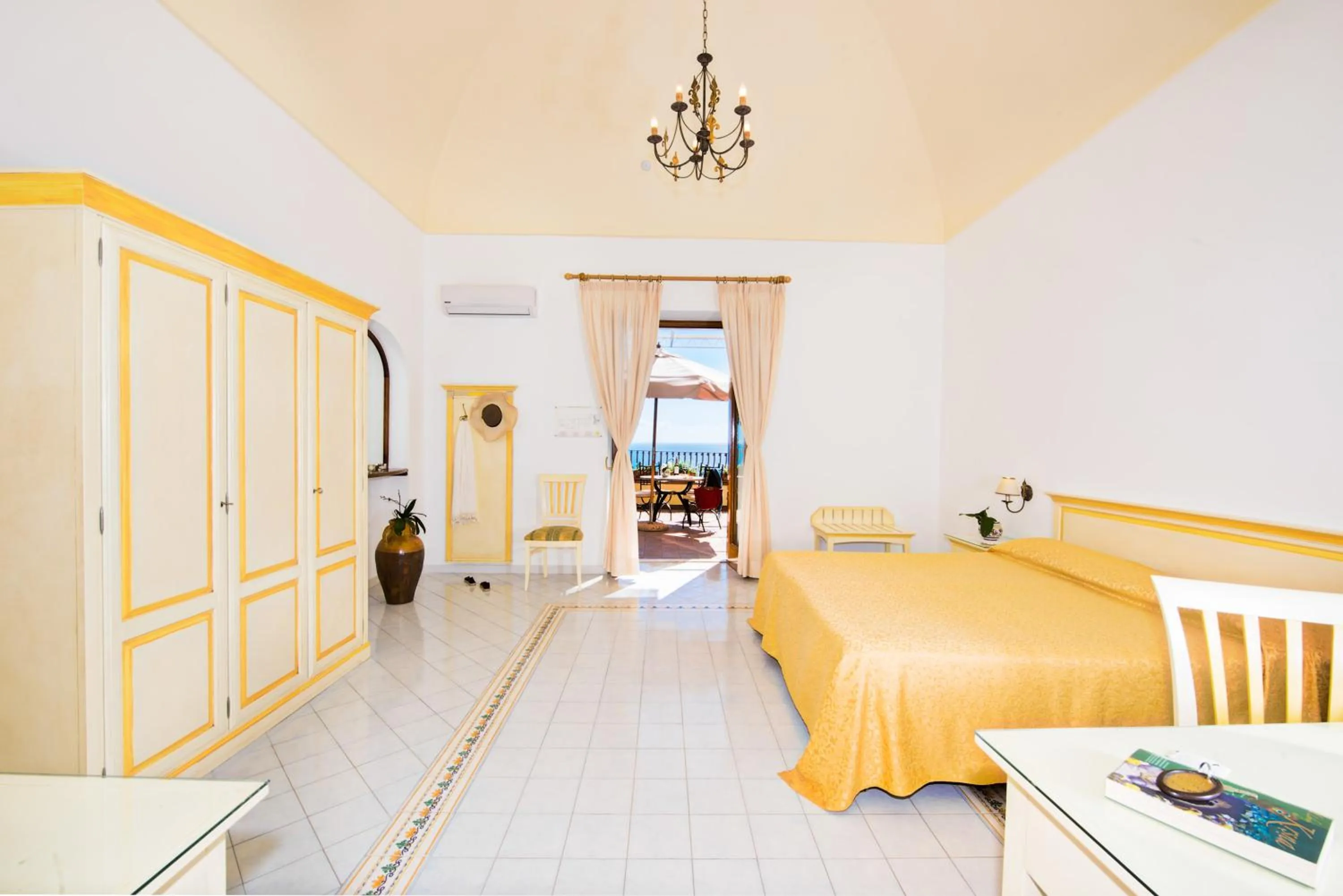 Bedroom, Bed in Albergo California