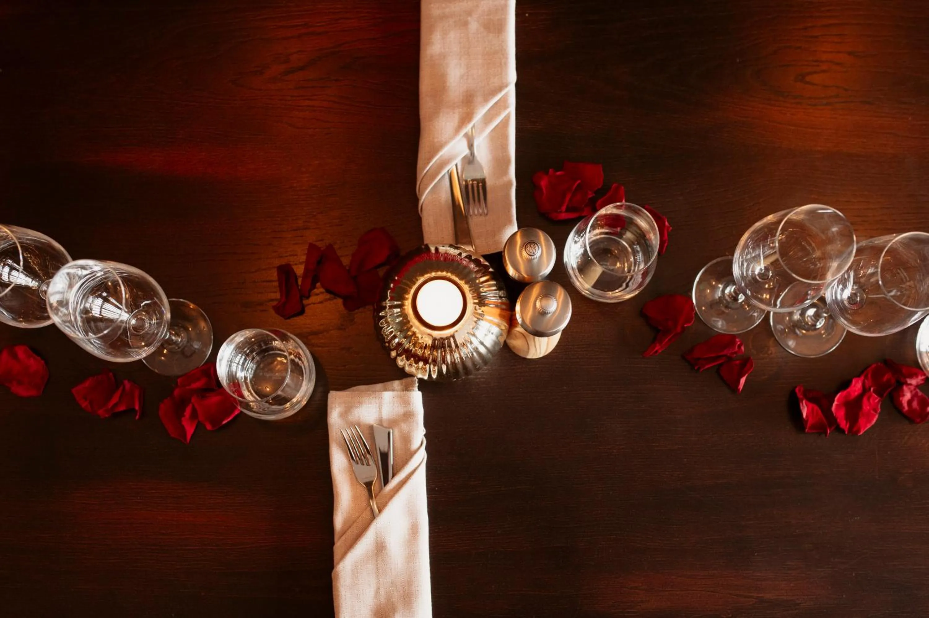 Restaurant/places to eat in Hotel Dali Val d'Europe, Tapestry Collection by Hilton