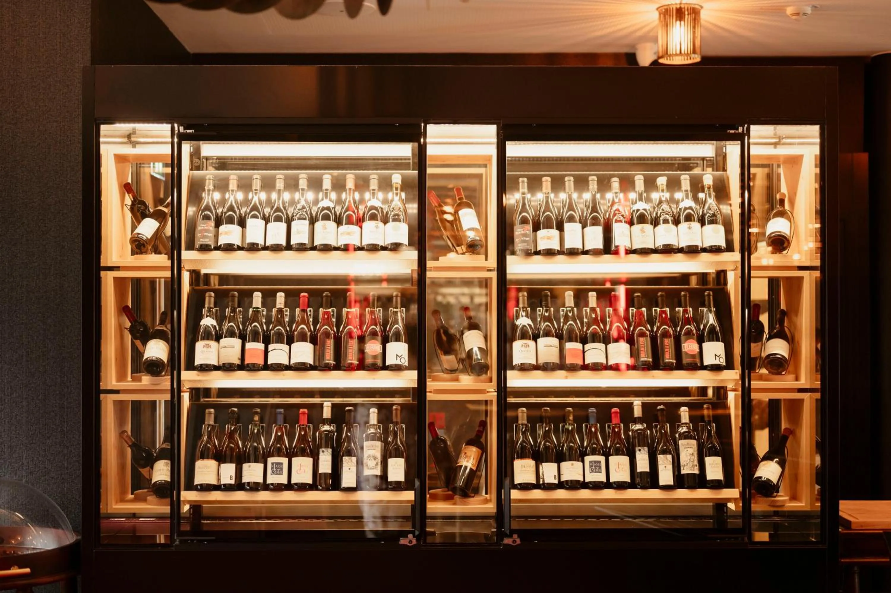 Restaurant/places to eat in Hotel Dali Val d'Europe, Tapestry Collection by Hilton