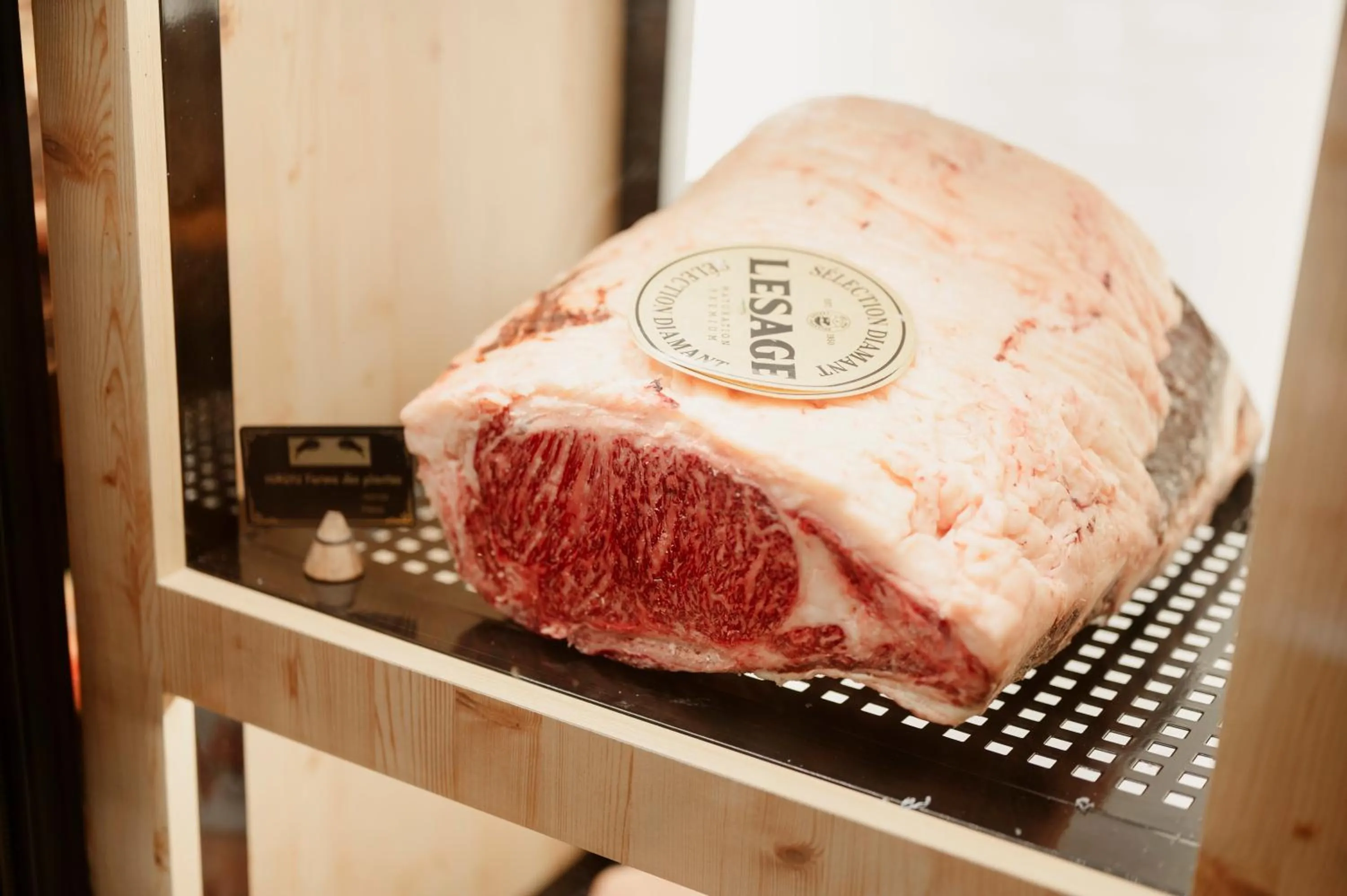 Restaurant/places to eat in Hotel Dali Val d'Europe, Tapestry Collection by Hilton