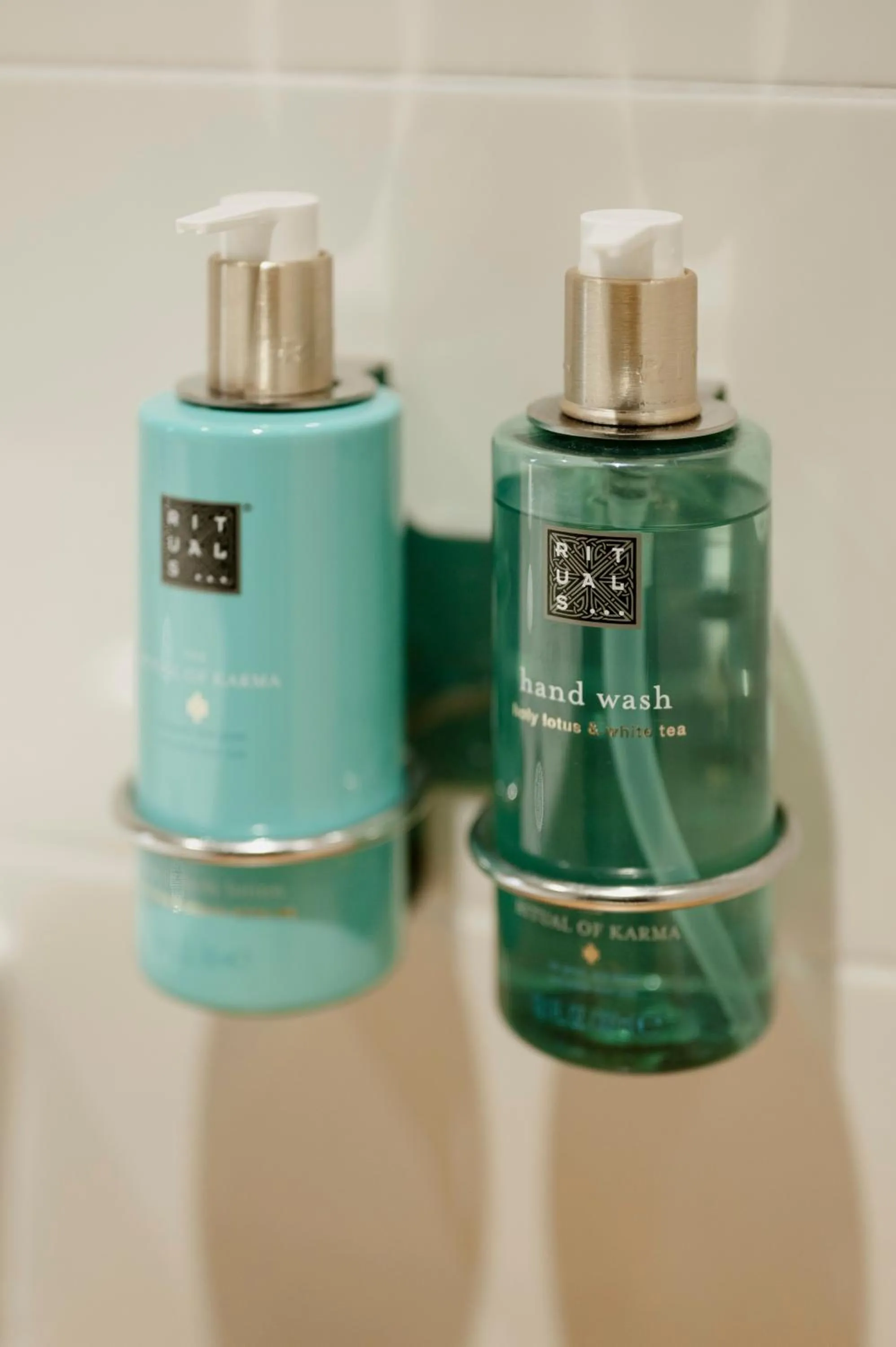 Bathroom in Hotel Dali Val d'Europe, Tapestry Collection by Hilton